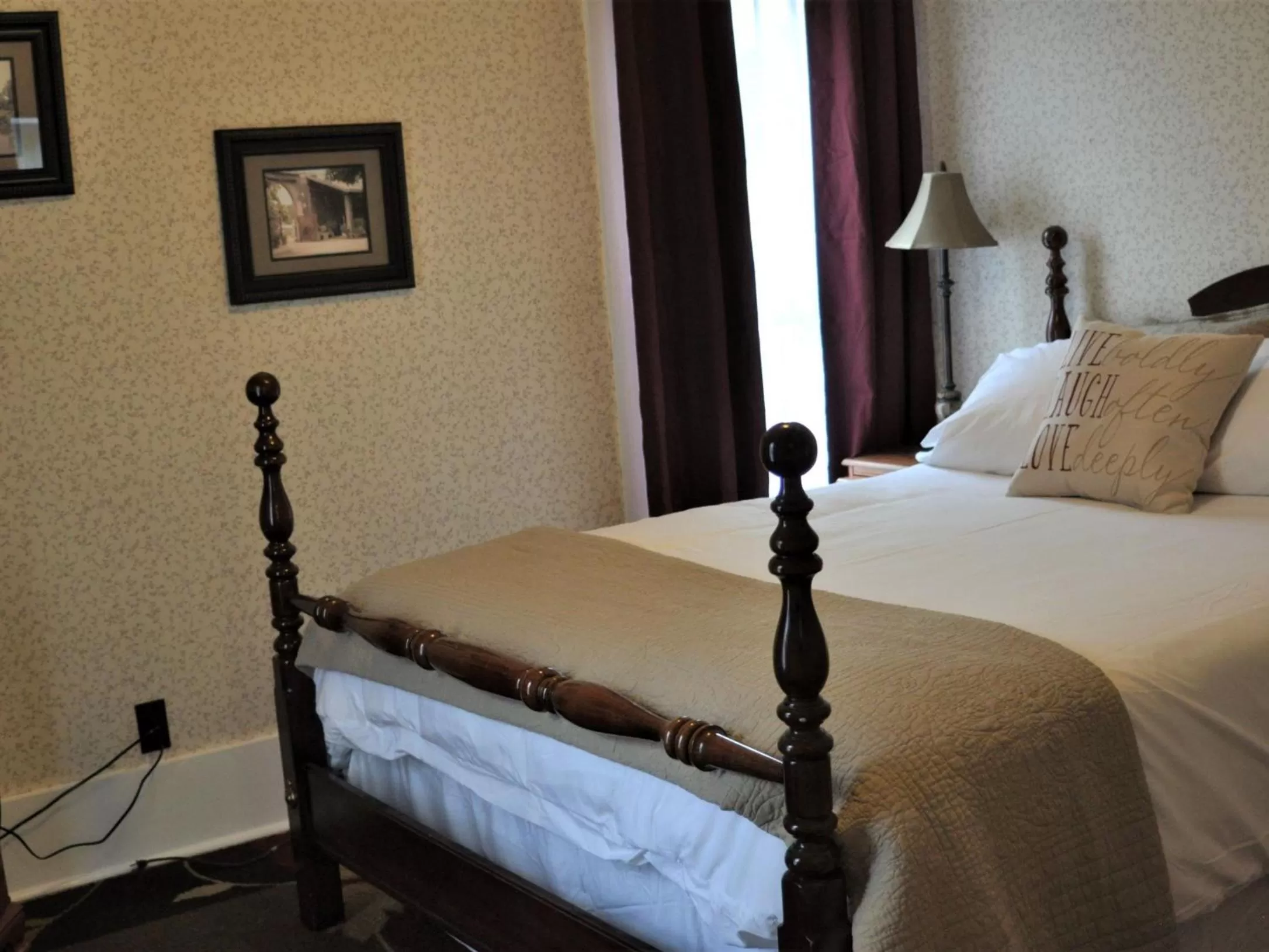 Bedroom, Bed in The Doctor's Inn