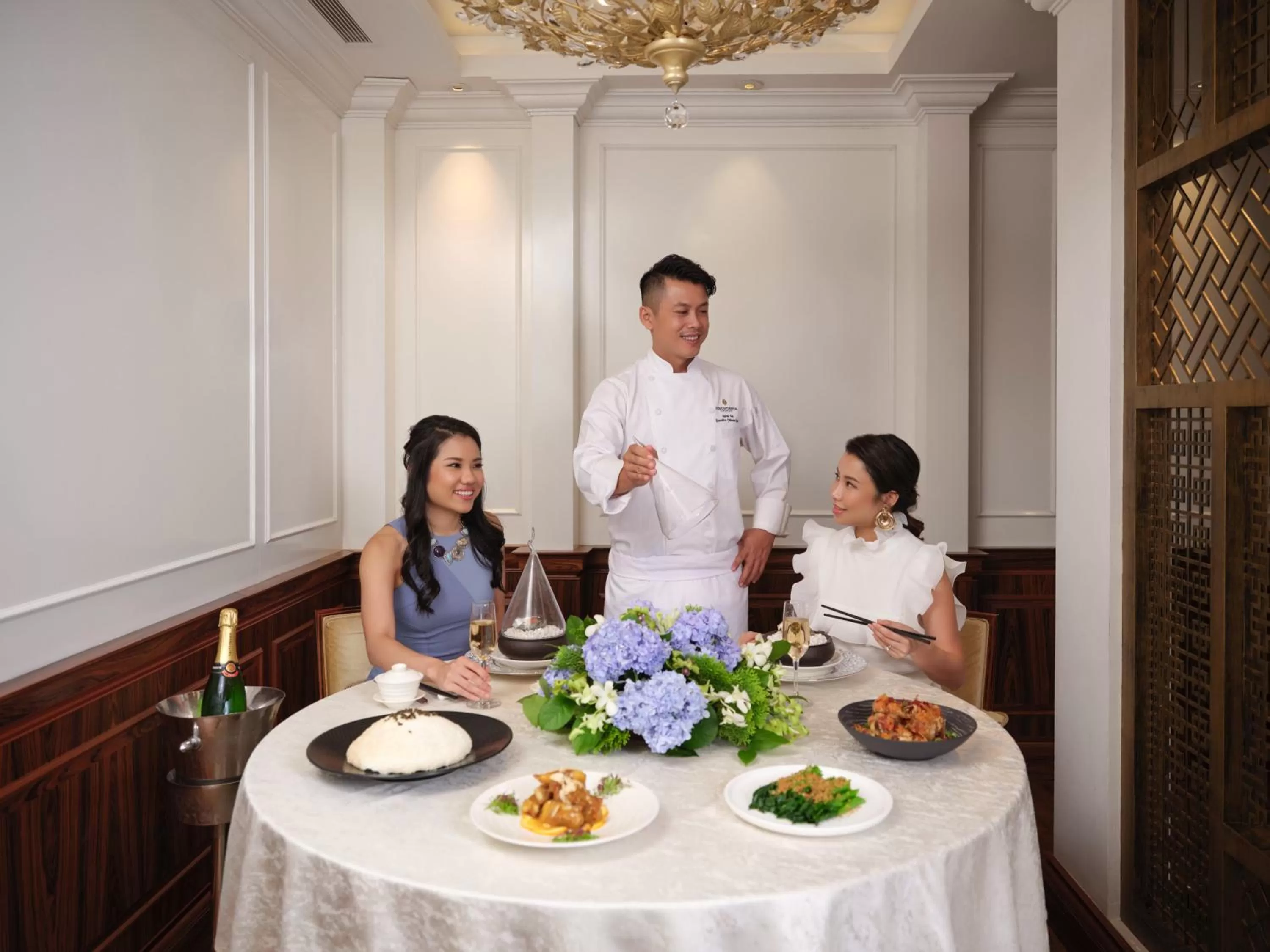 Restaurant/places to eat in InterContinental Singapore by IHG