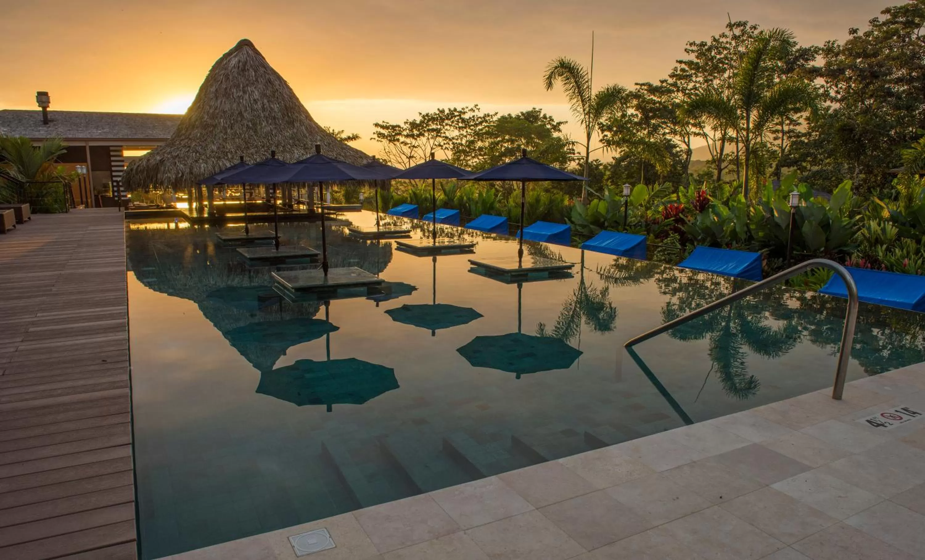 Swimming pool in Nayara Springs - Adults Only