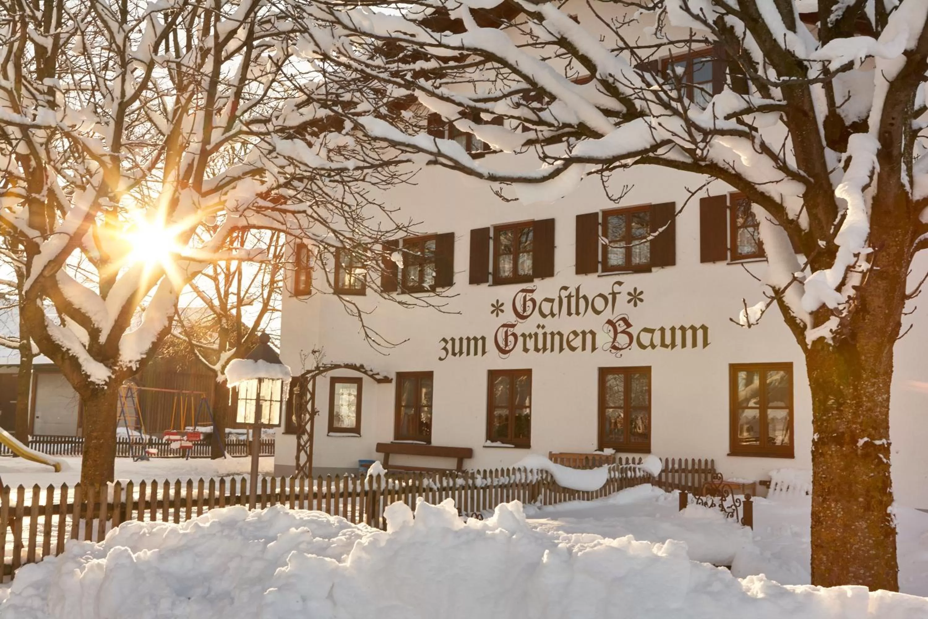 Facade/entrance, Winter in Landhotel Grüner Baum