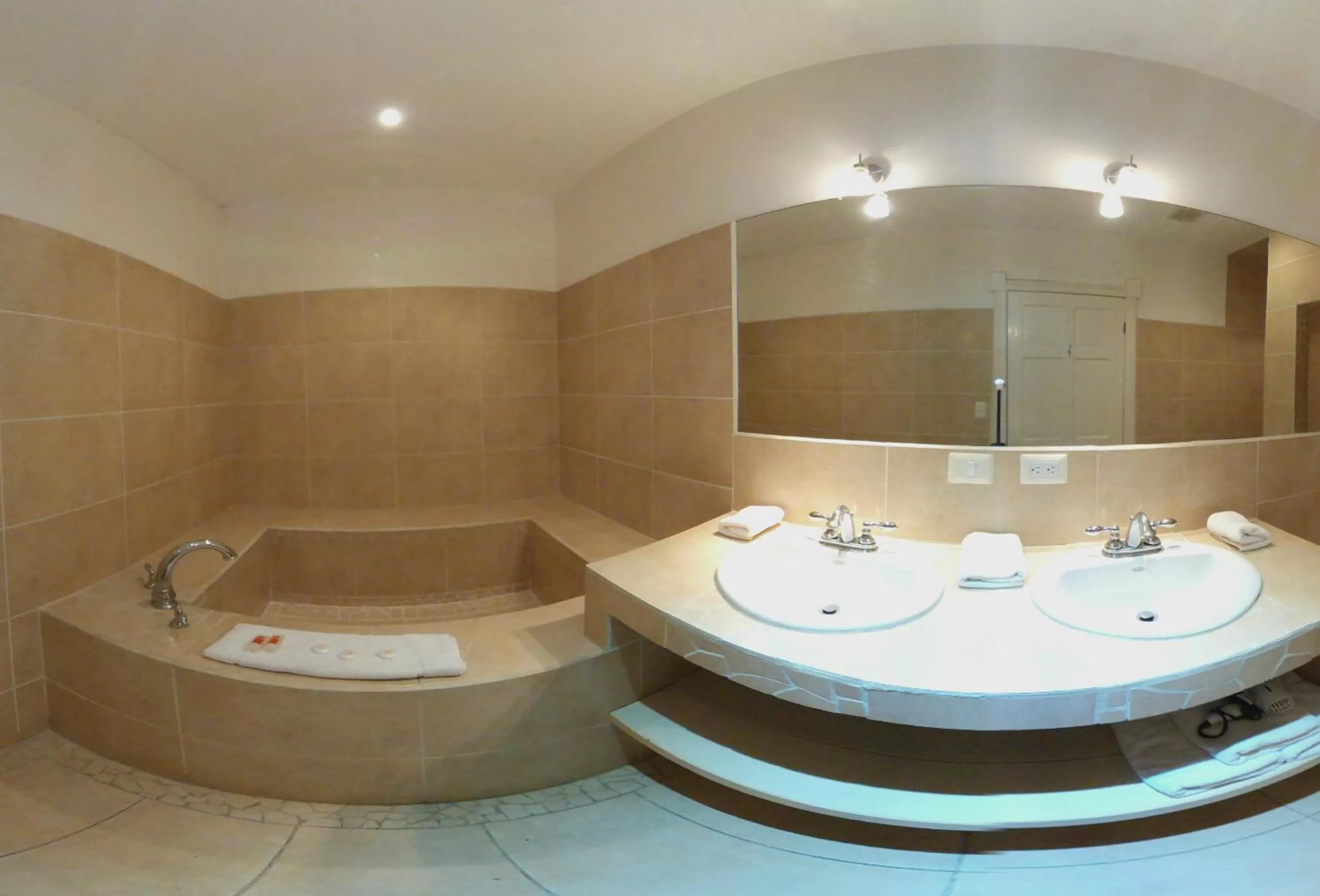 Bathroom in Hotel Luisiana