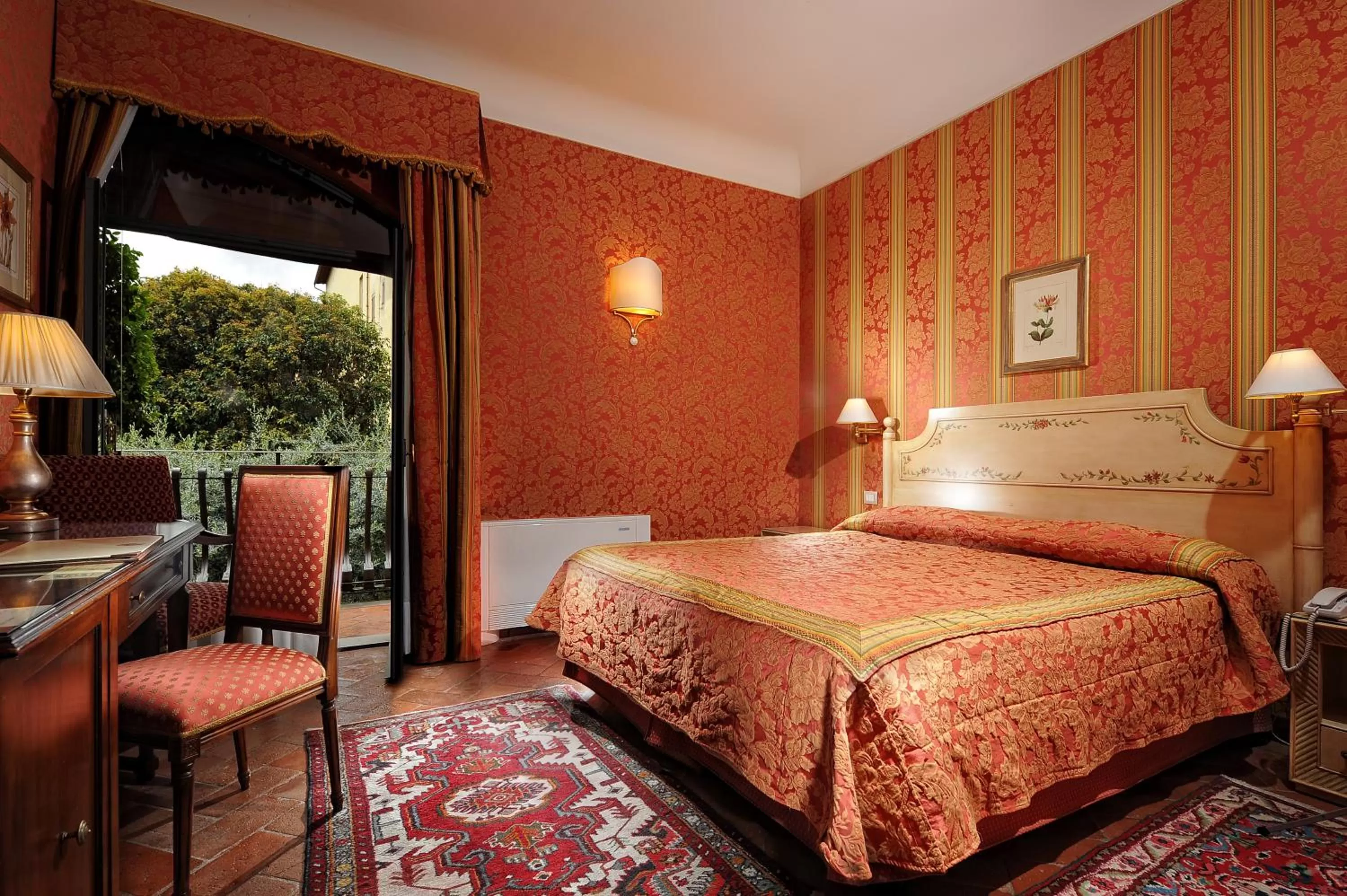 Bed in Hotel Monna Lisa