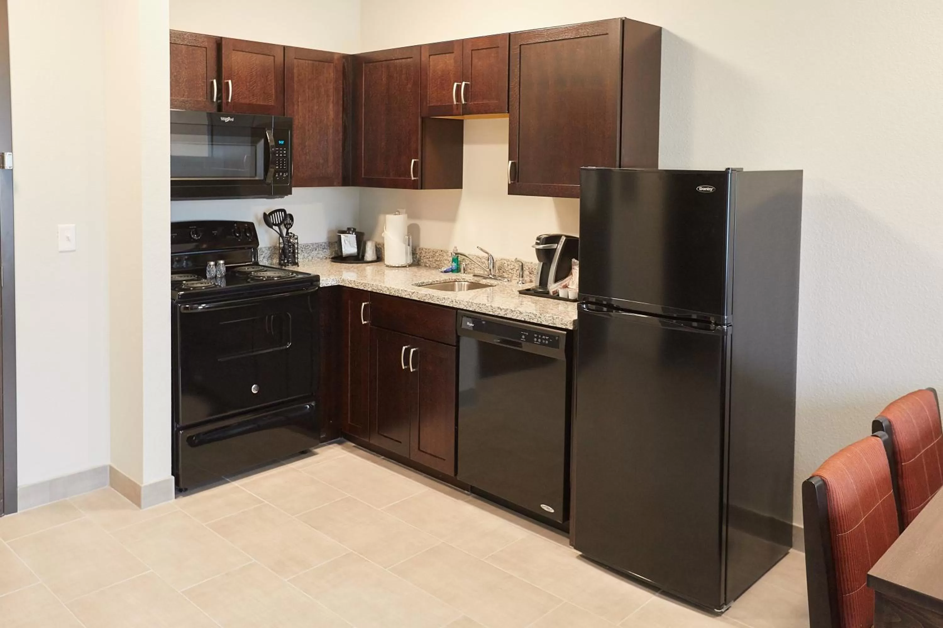 Kitchen or kitchenette in Gundersen Hotel & Suites