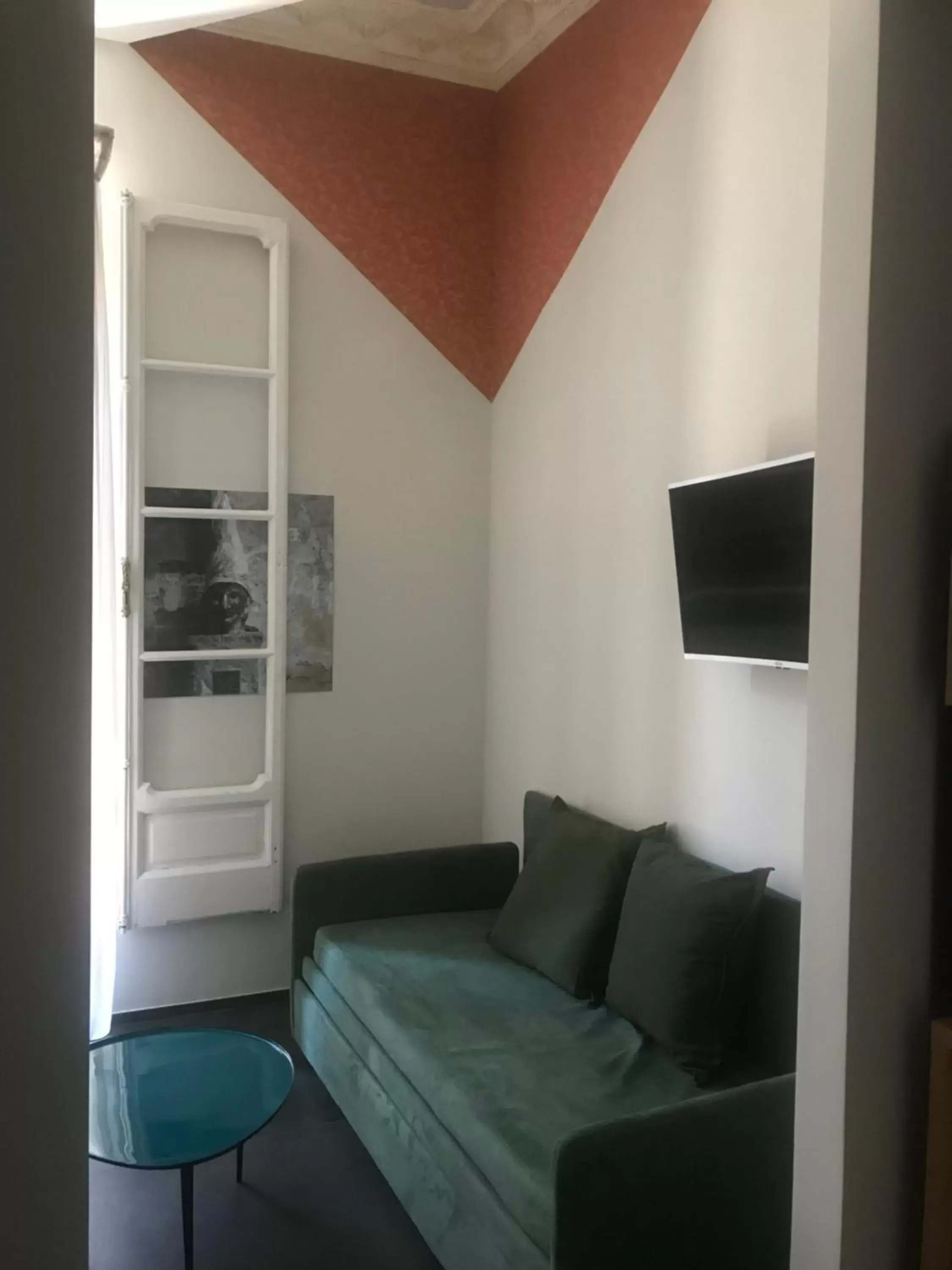 Deluxe Triple Room in Napoli Svelata Deluxe Triple Room in Napoli Svelata