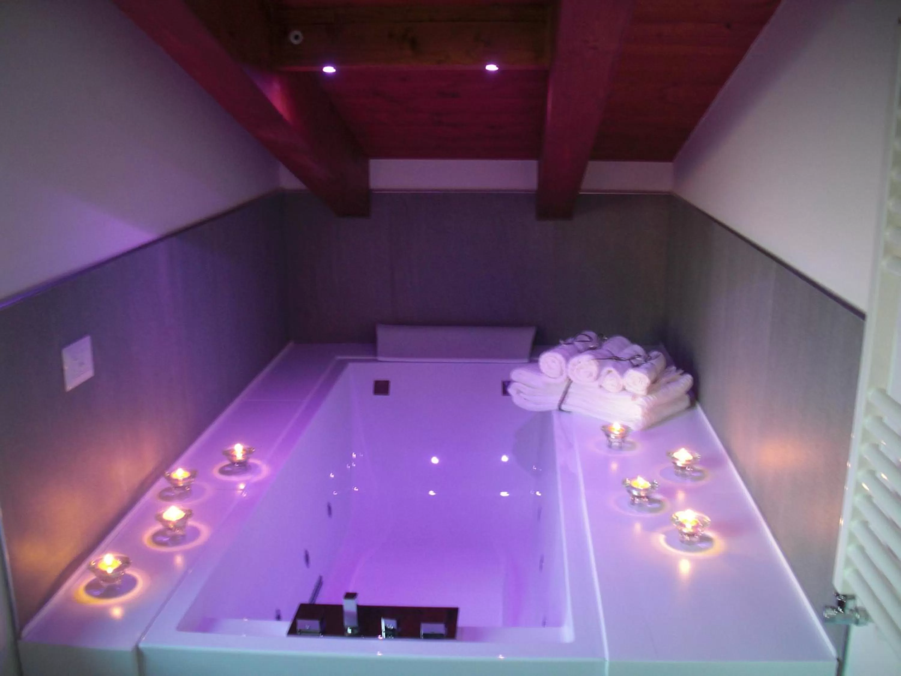 Hot Tub in B&B Radici24