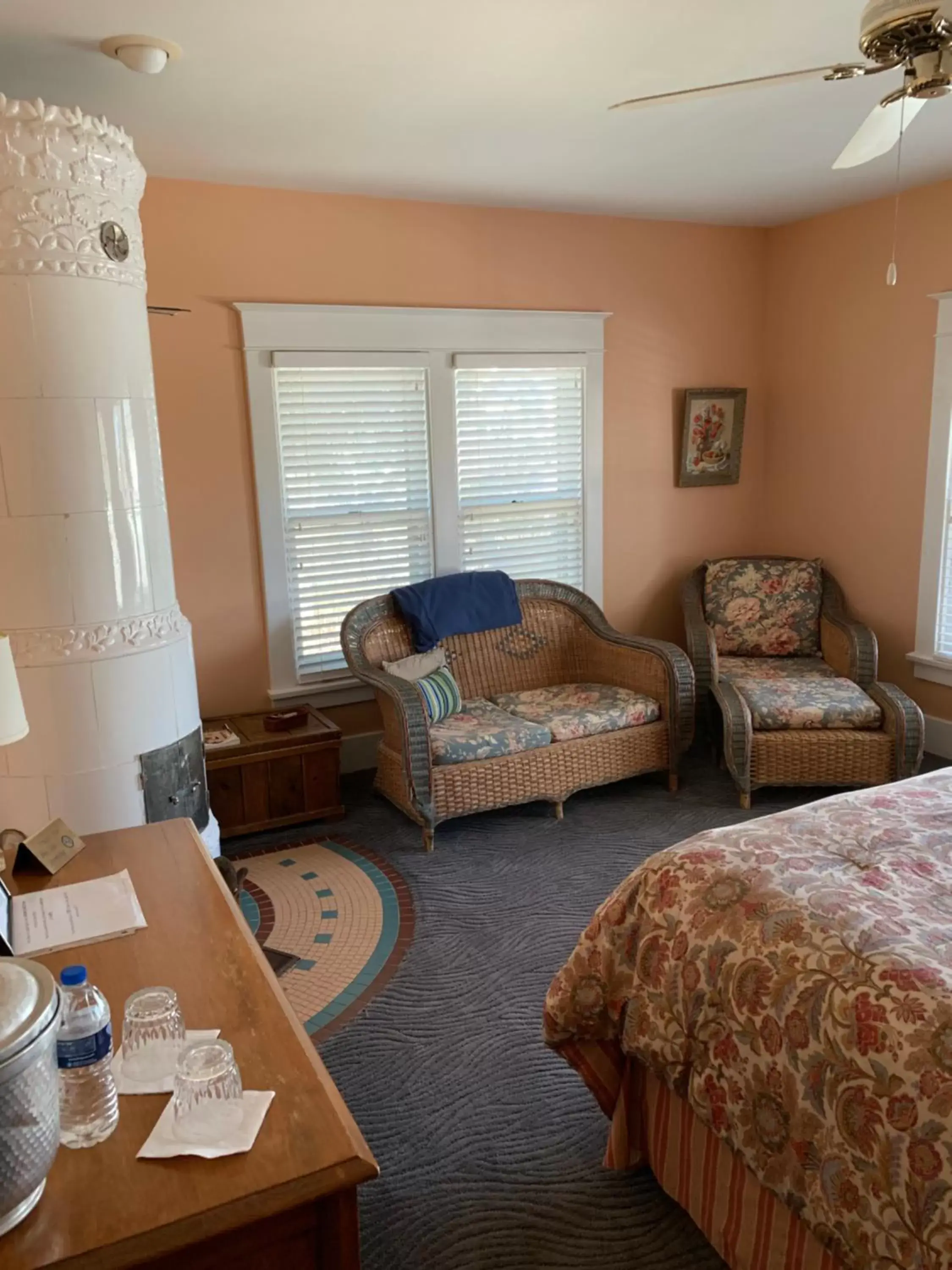 Queen Room - The Lakeside in The Inn at Union Pier Queen Room - The Lakeside in The Inn at Union Pier