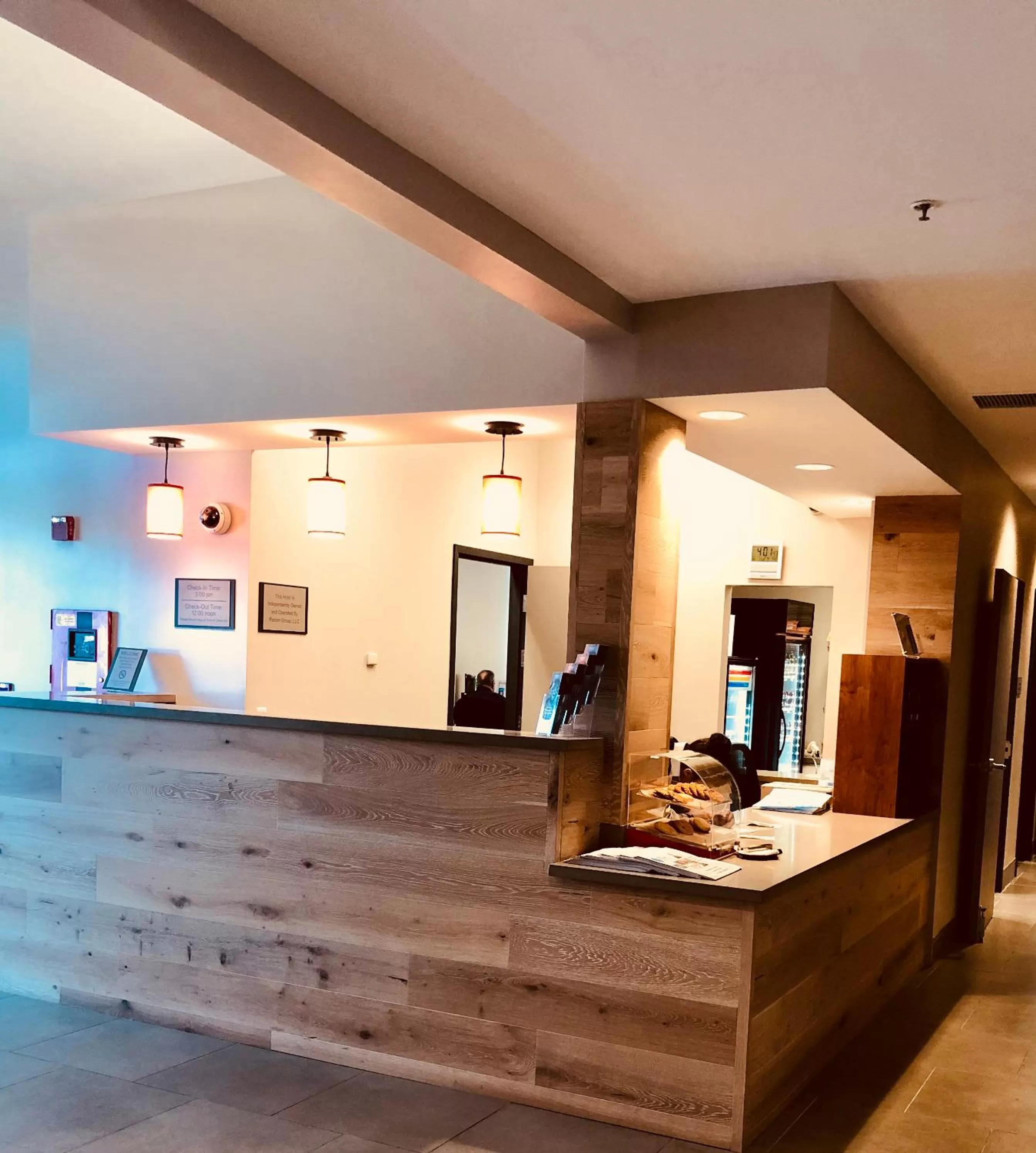 Lobby or reception in Country Inn & Suites by Radisson, San Jose International Airport, CA