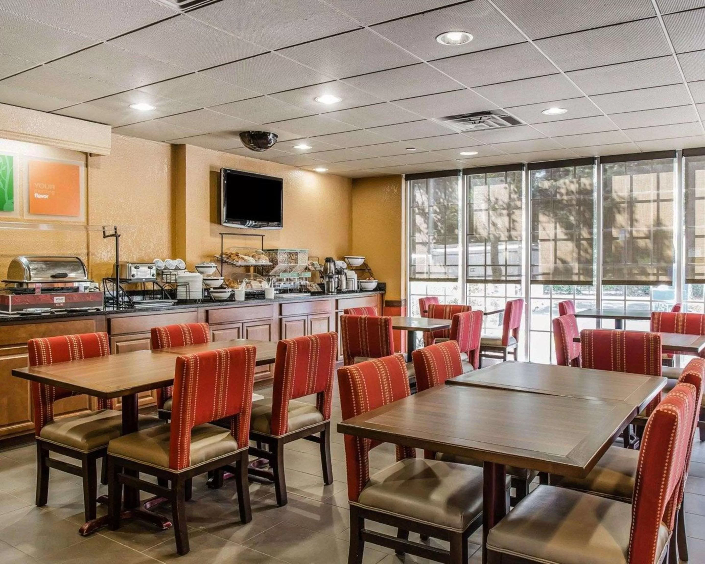Restaurant/places to eat in Comfort Inn & Suites Lakeland North I-4