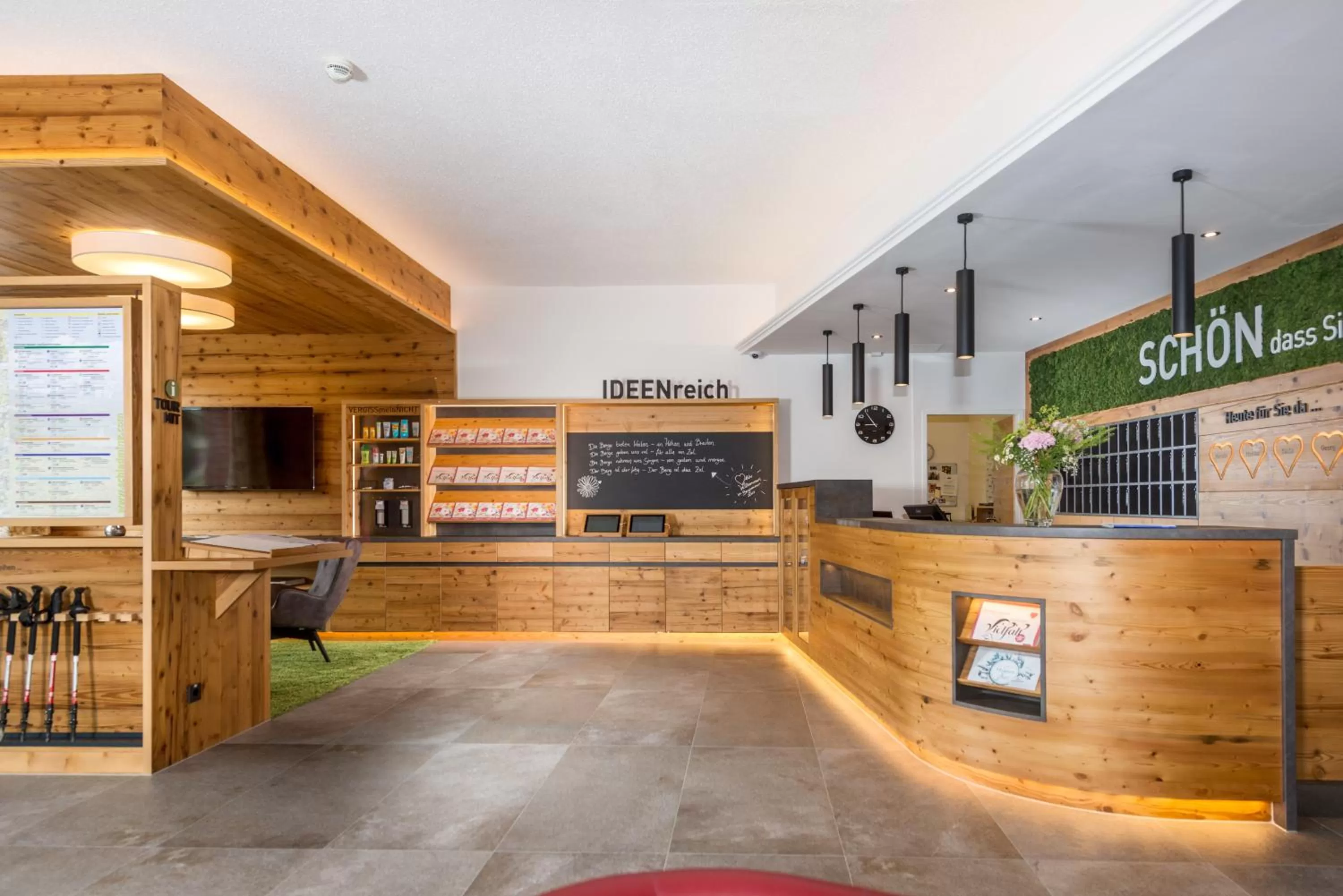 Lobby or reception, Lobby/Reception in Apart & Suiten Hotel WEIDEN