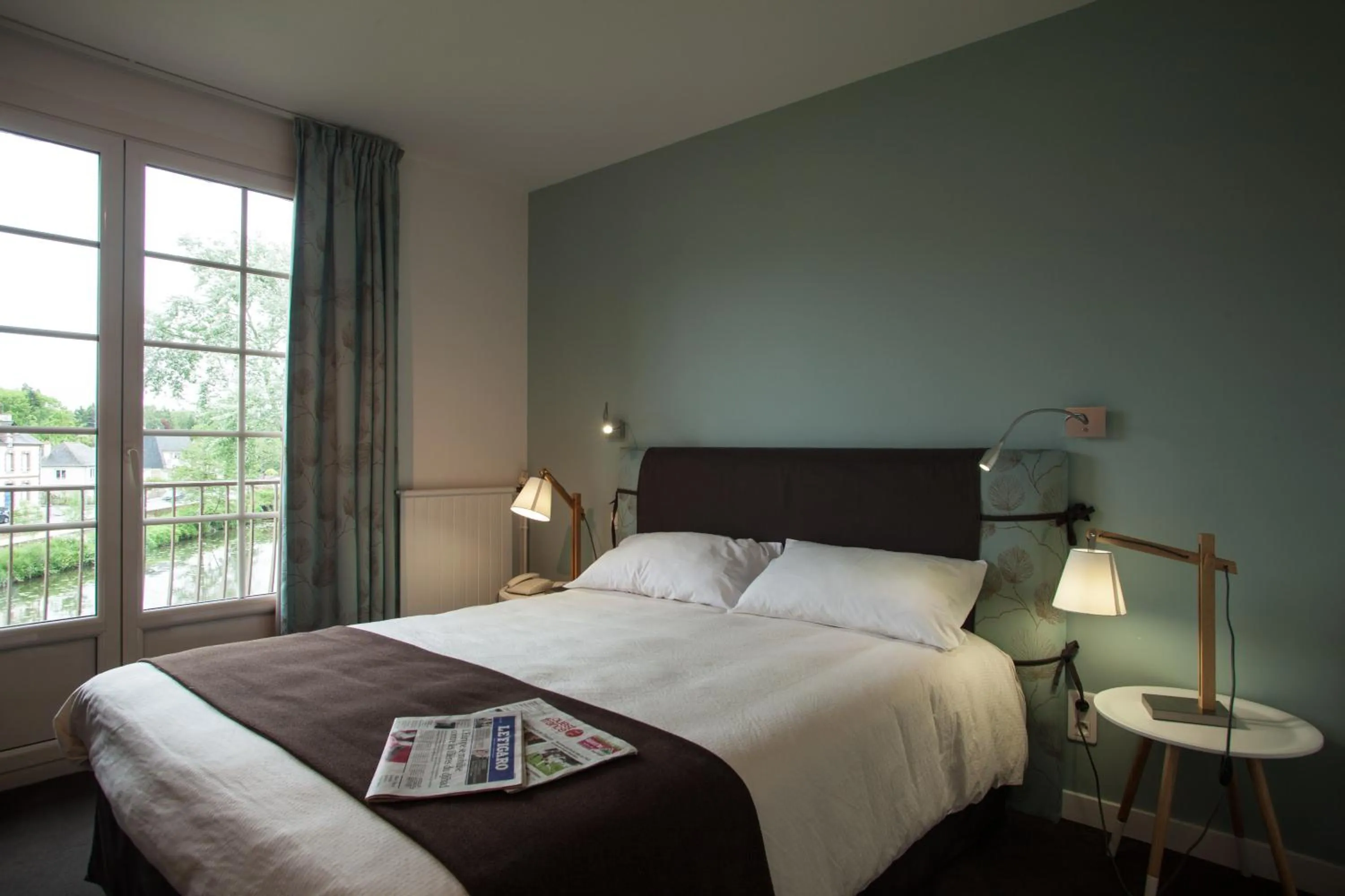 Property building, Bed in Hôtel Restaurant Ar Milin-Logis hôtels