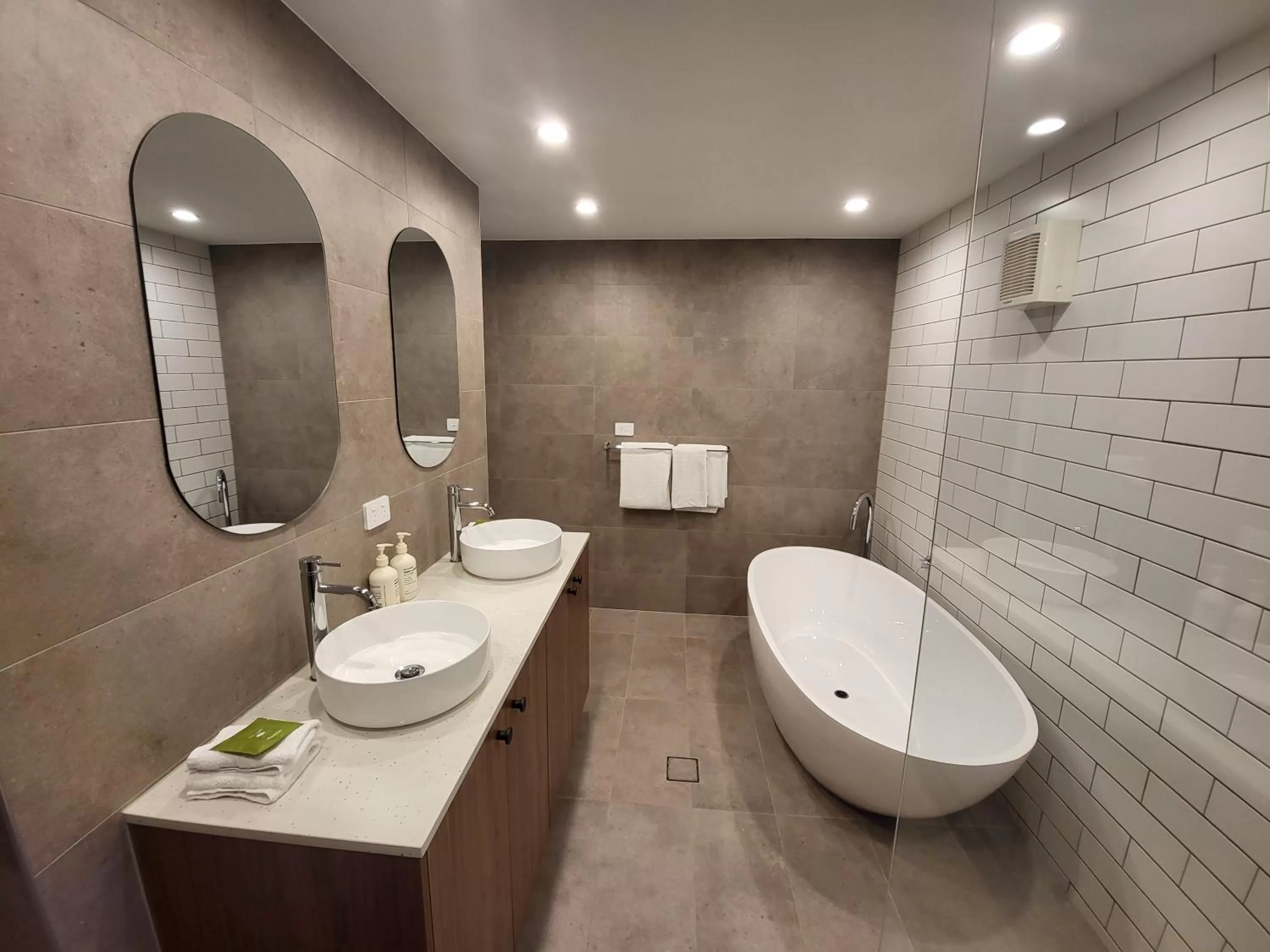 Shower in Mercure Barossa Valley