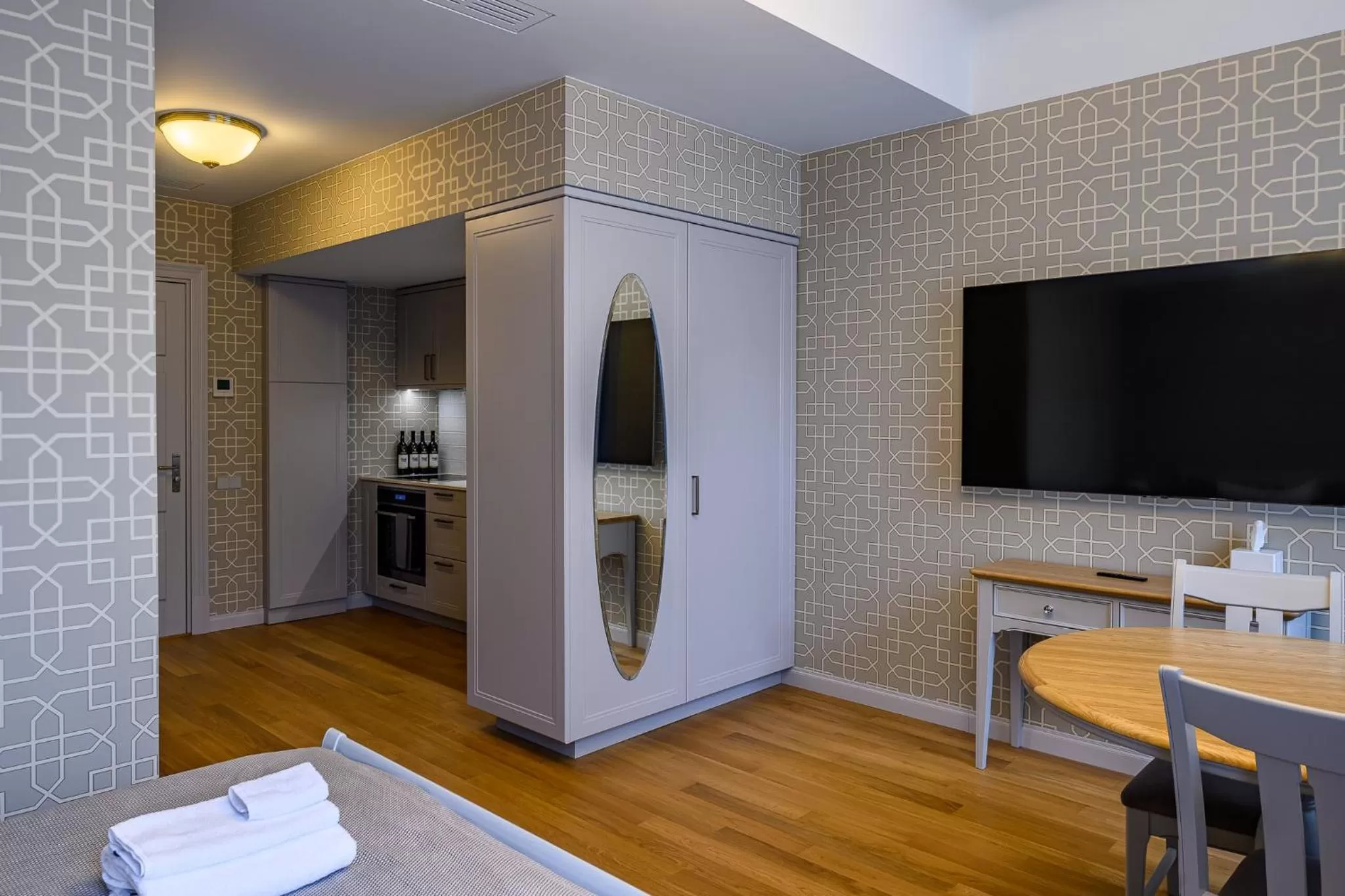 TV and multimedia, TV/Entertainment Center in Roze Kūrmājas Residence