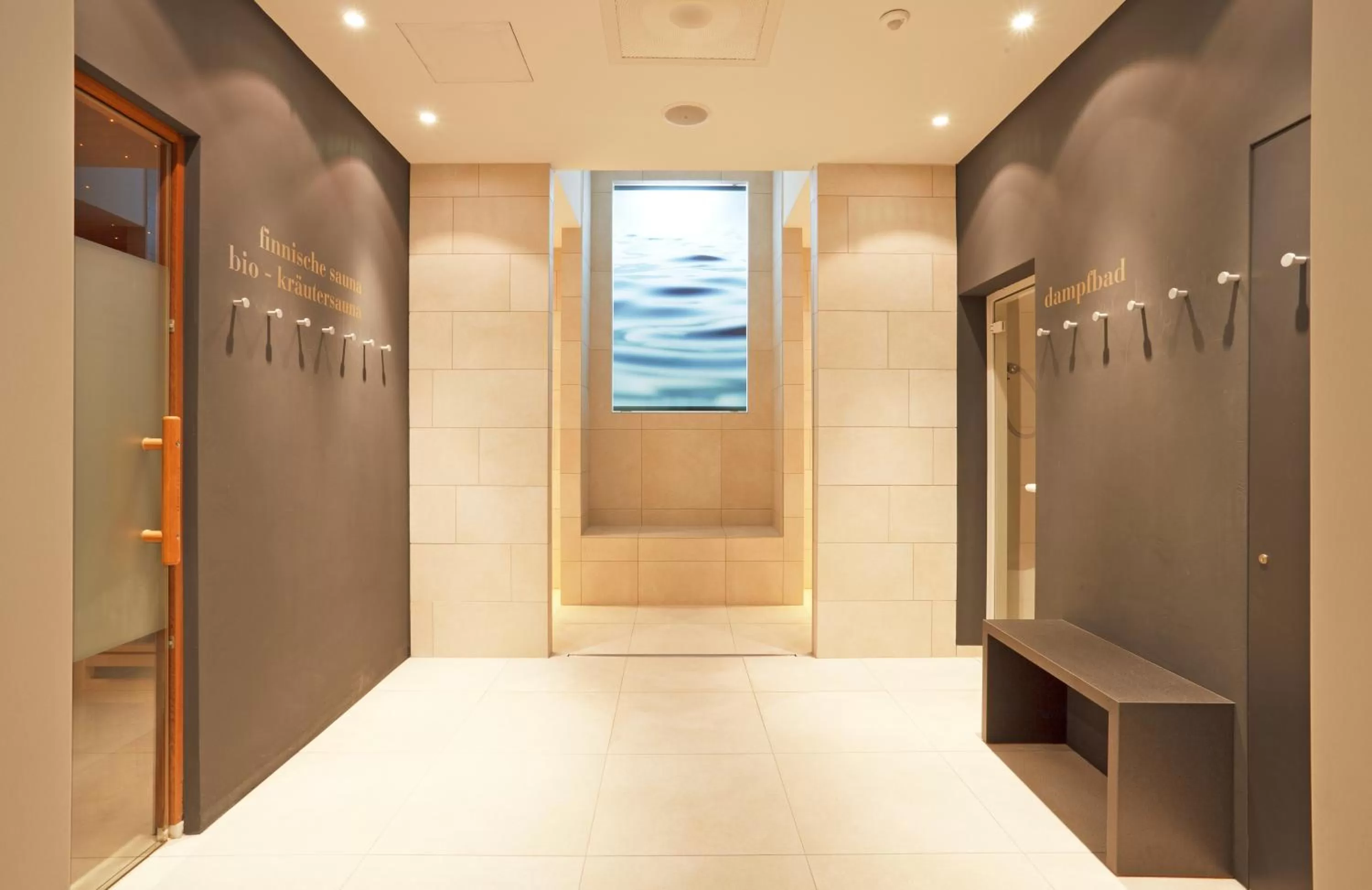 Shower in Hotel National by Mountain Hotels