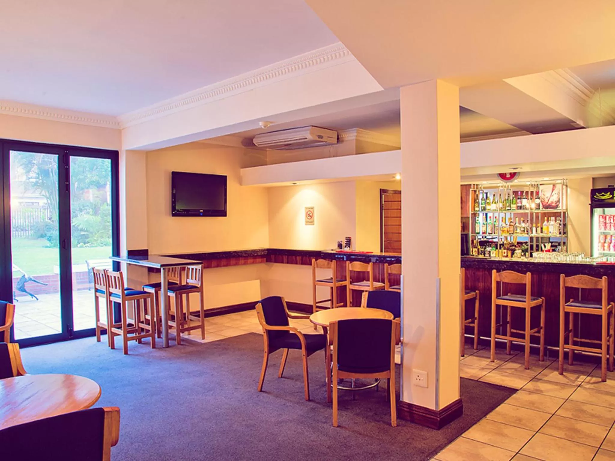 Restaurant/places to eat in Premier Splendid Inn Pinetown