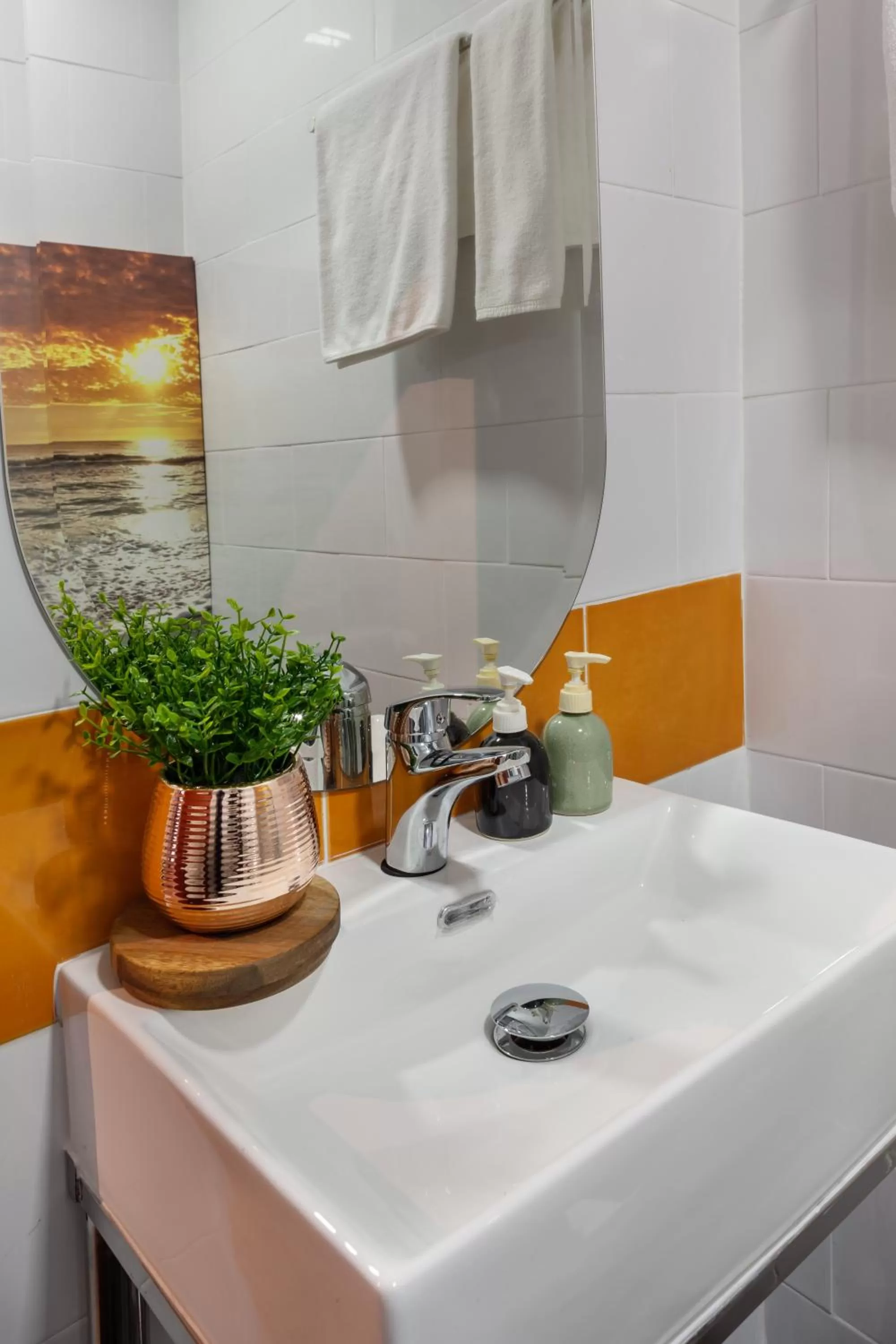 Bathroom in 7 Stays Pattaya Hotel