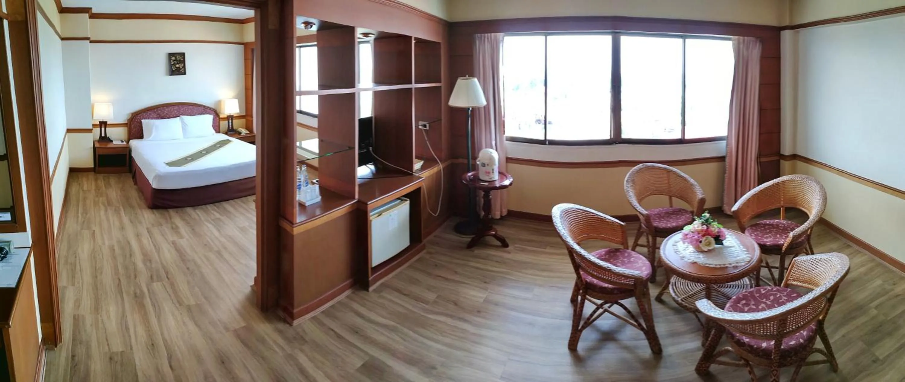 Photo of the whole room, Bed in Grand Park Hotel