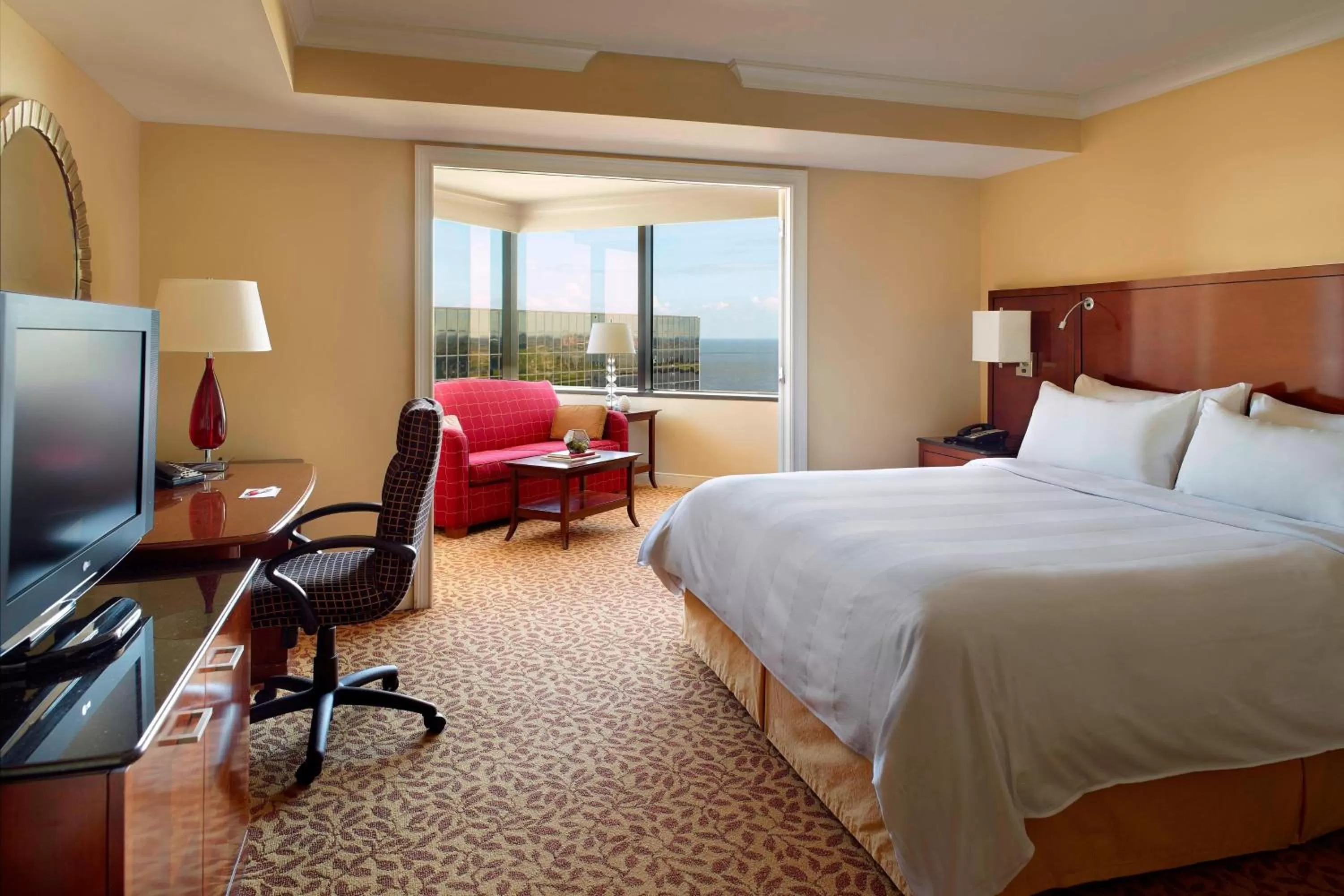 Bedroom, Bed in New Orleans Marriott Metairie At Lakeway