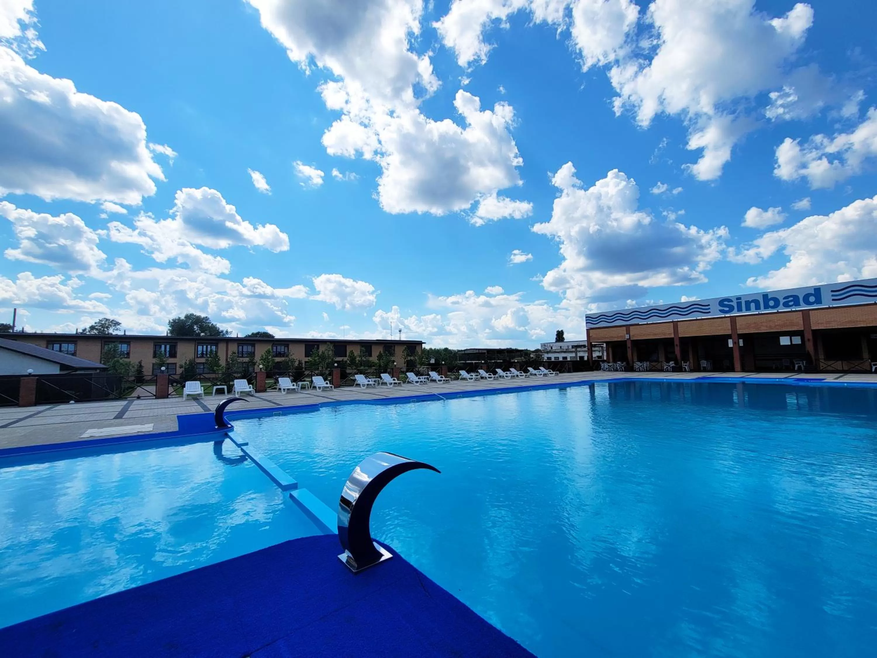 Swimming Pool in Delta Hotel
