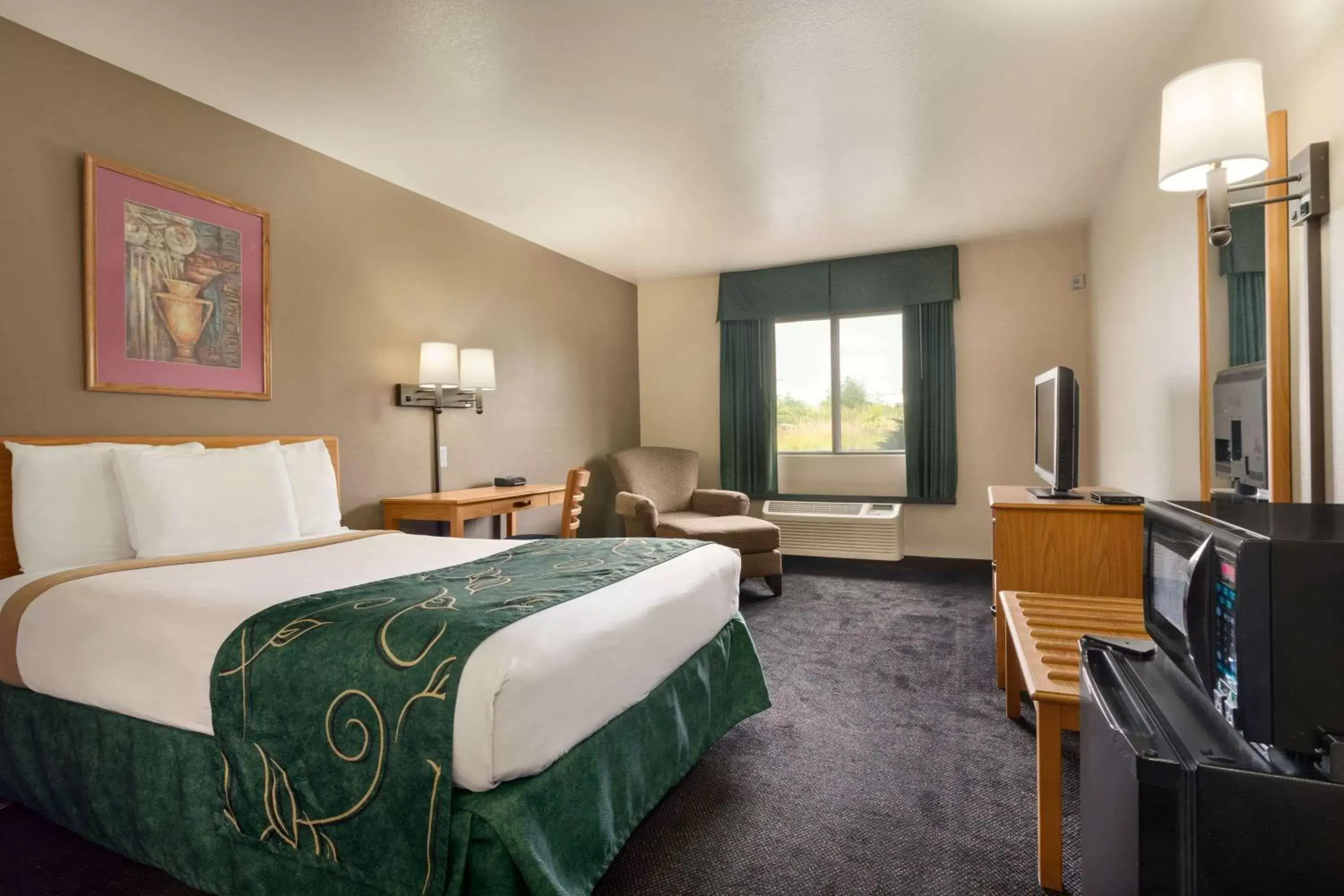 King Room - Mobility Access/Non-Smoking in Travelodge by Wyndham Marysville King Room - Mobility Access/Non-Smoking in Travelodge by Wyndham Marysville