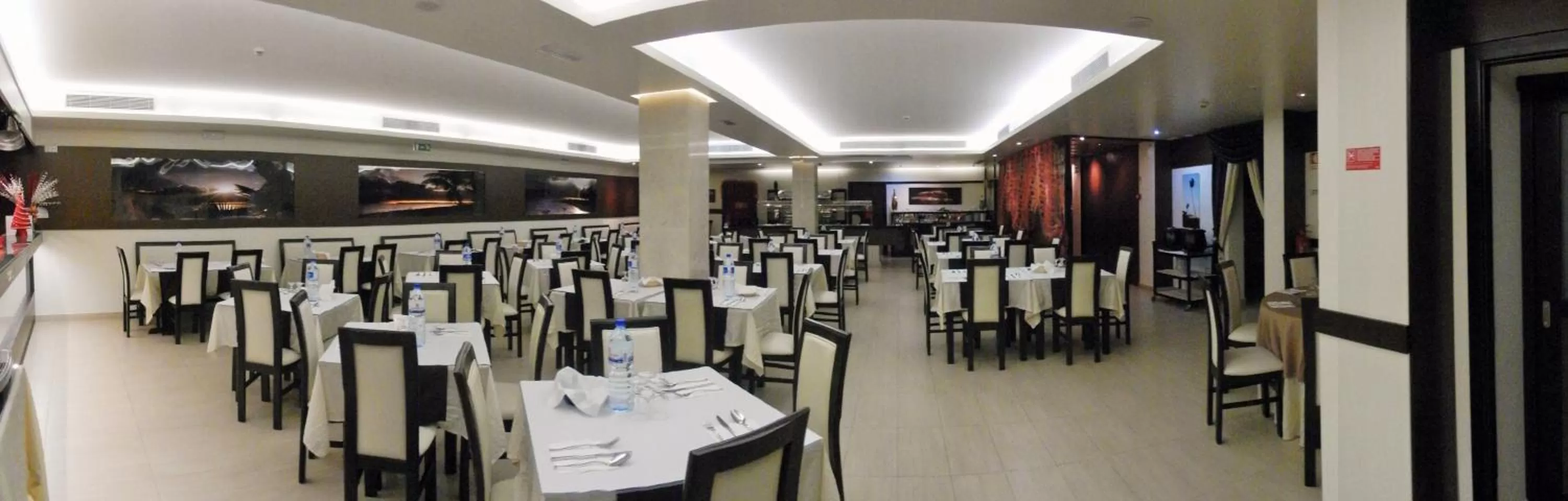 Restaurant/places to eat in Hotel Aleluia