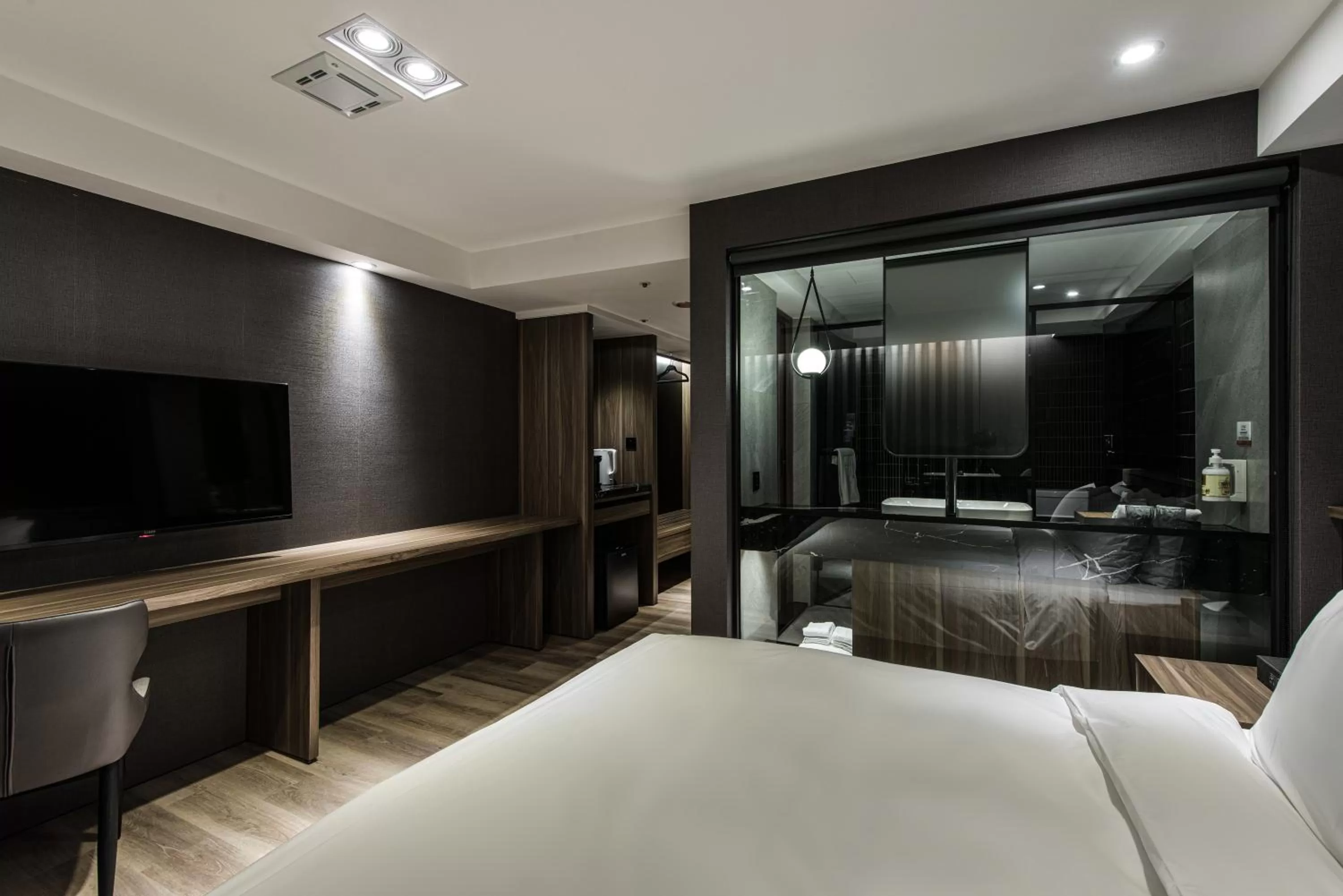 Bed in Autumn Willow Hotel