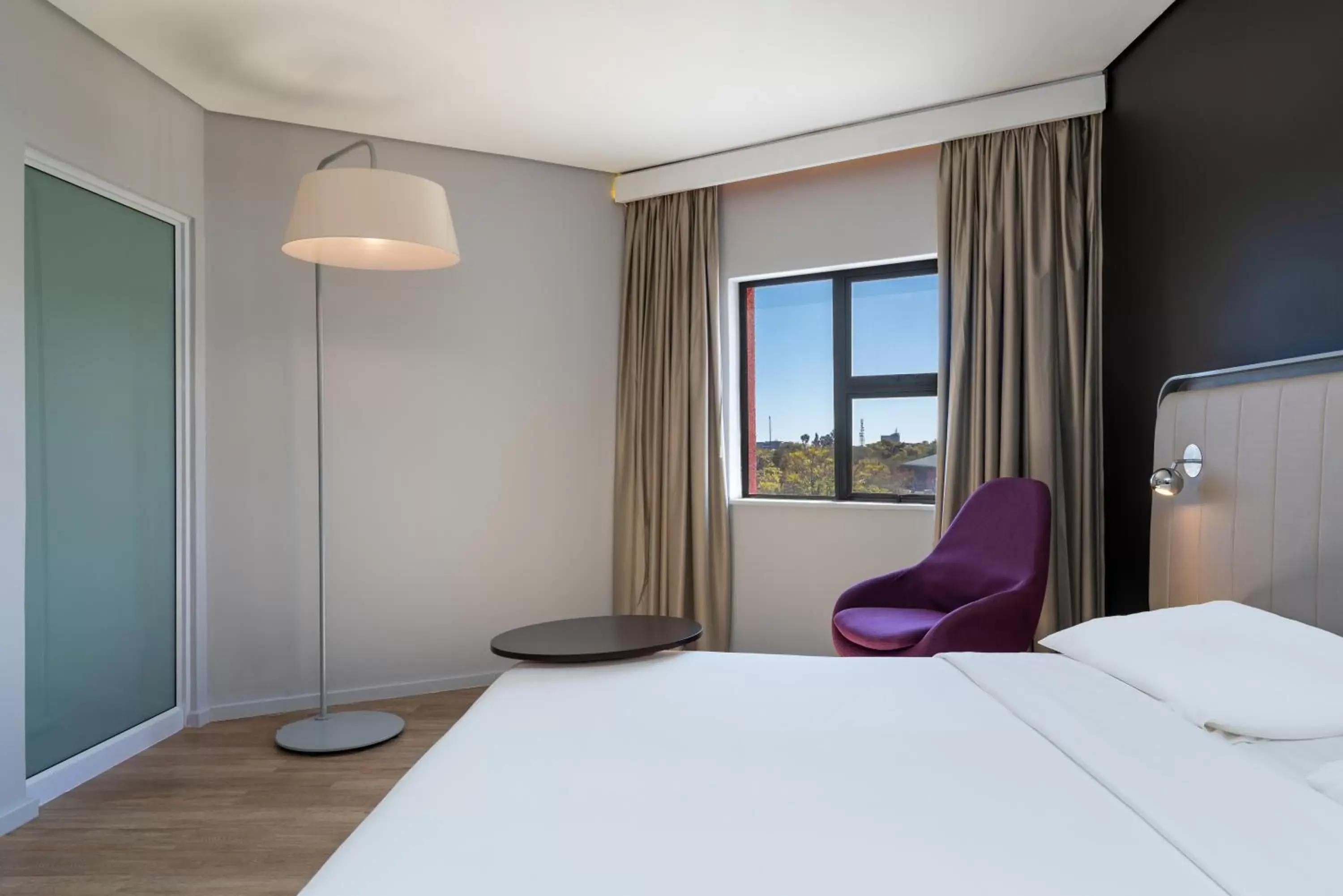 One-Bedroom Suite with Pool View in Park Inn by Radisson Polokwane One-Bedroom Suite with Pool View in Park Inn by Radisson Polokwane