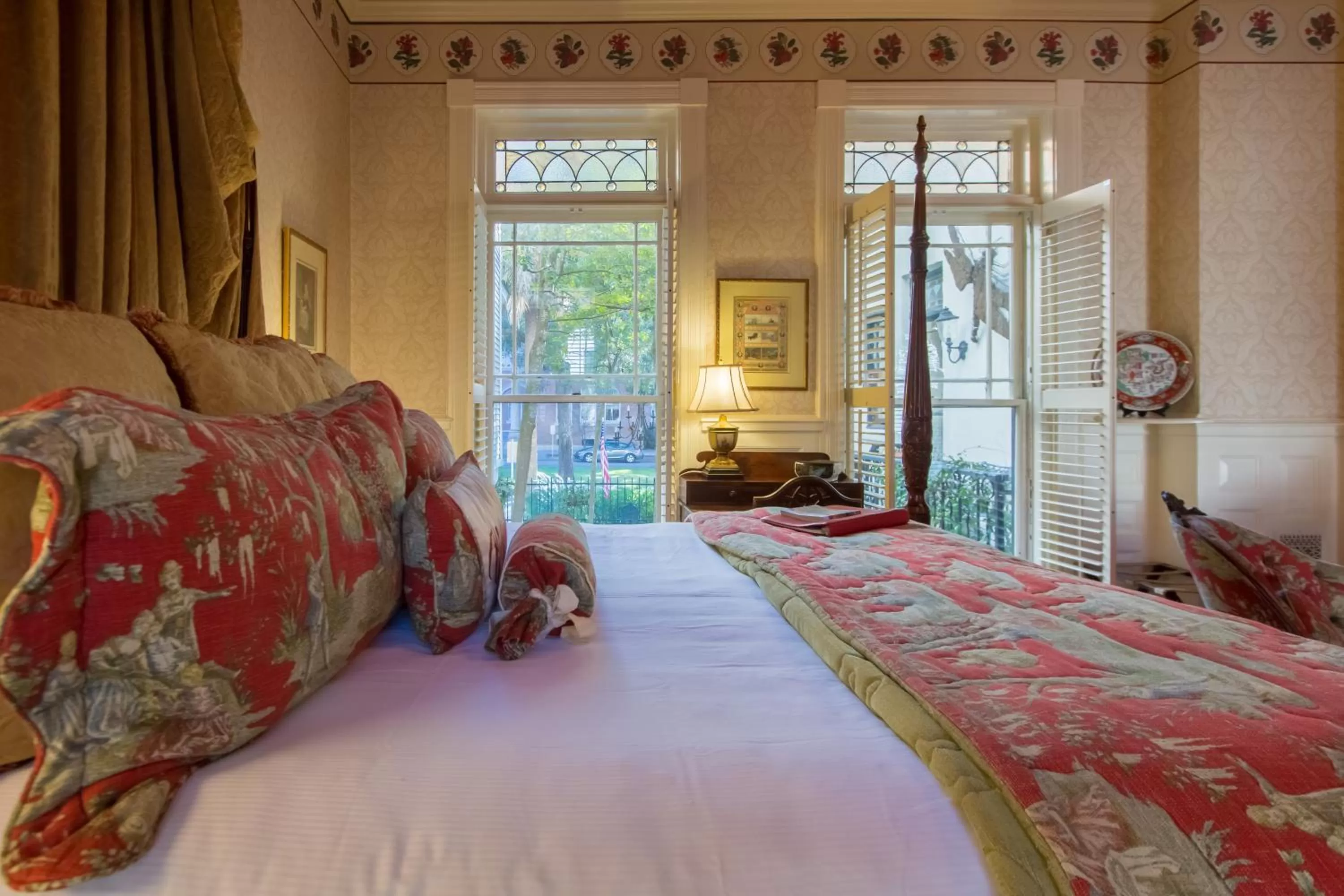 Bed in Ballastone Inn