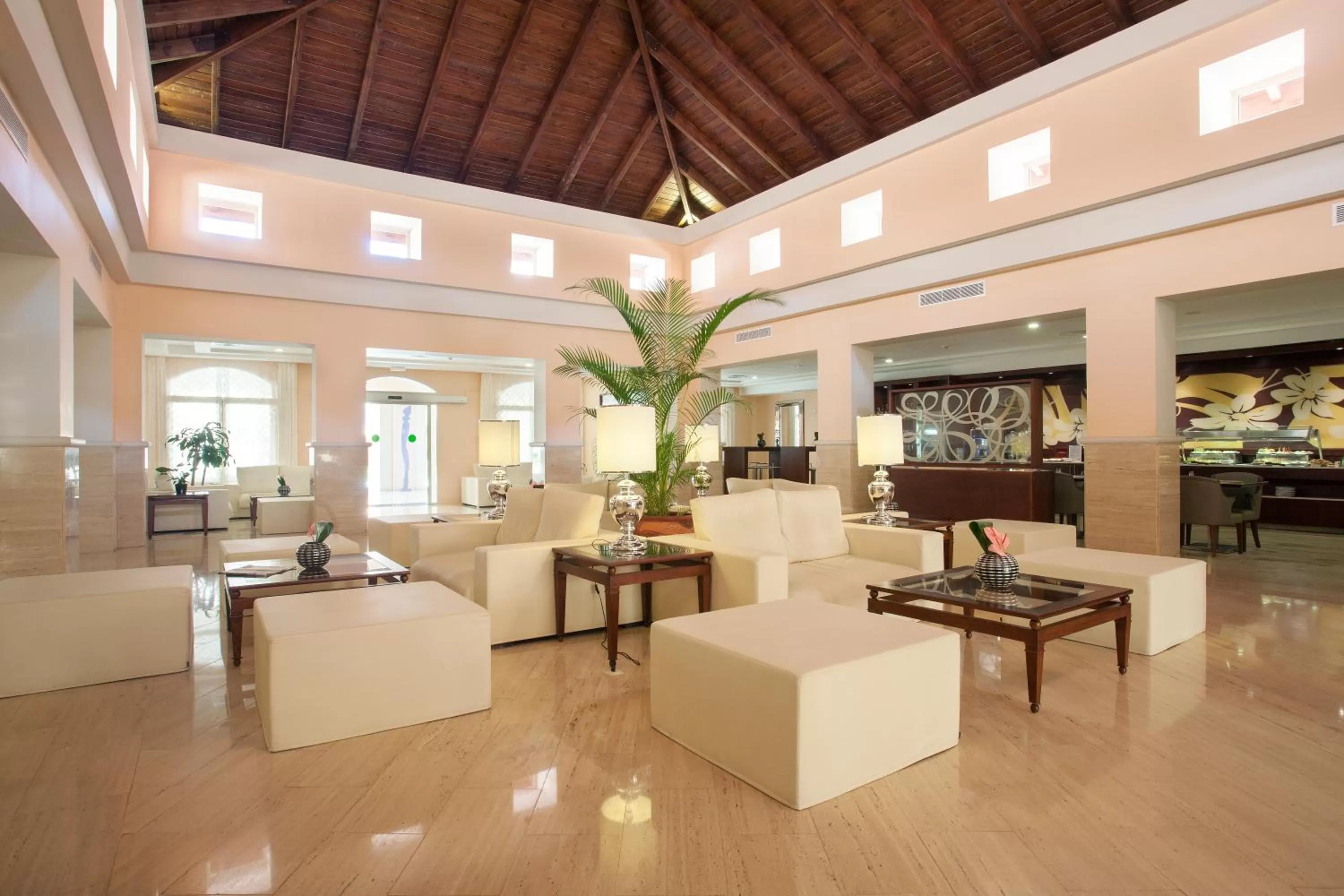 Lounge or bar in Majestic Colonial Punta Cana - All Inclusive