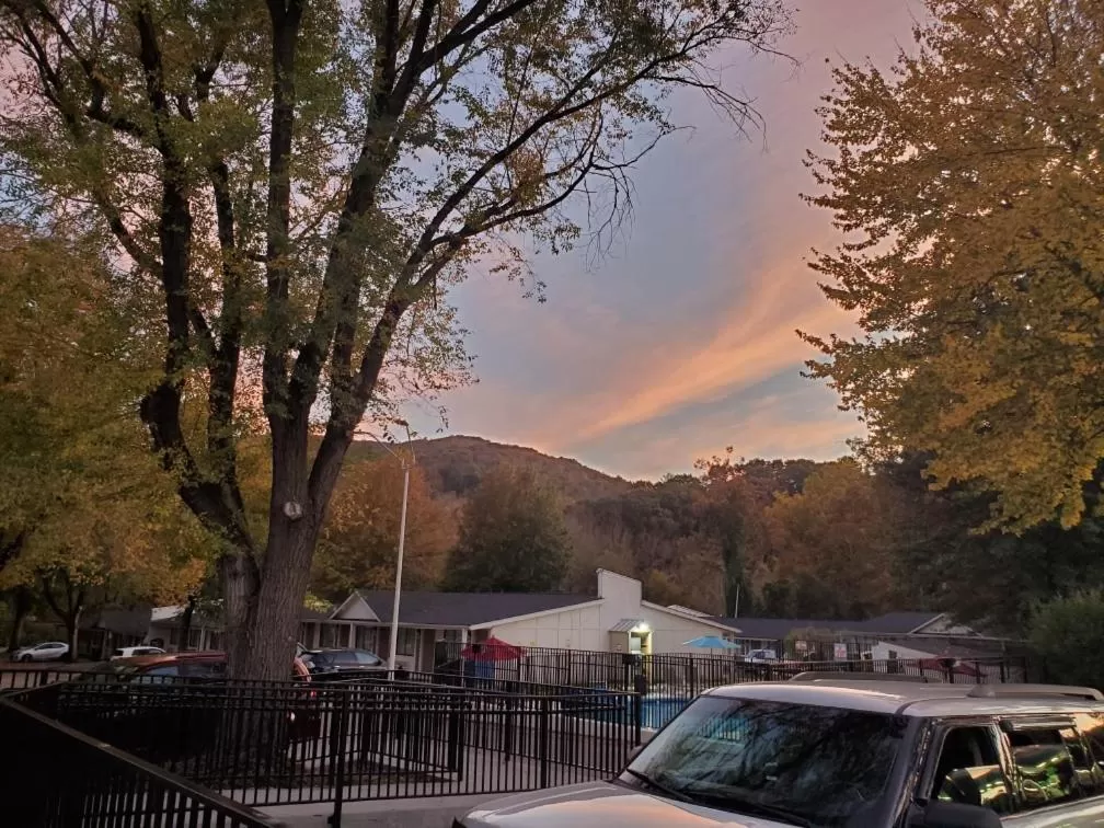 Mountain View in Super 8 by Wyndham Asheville/Biltmore