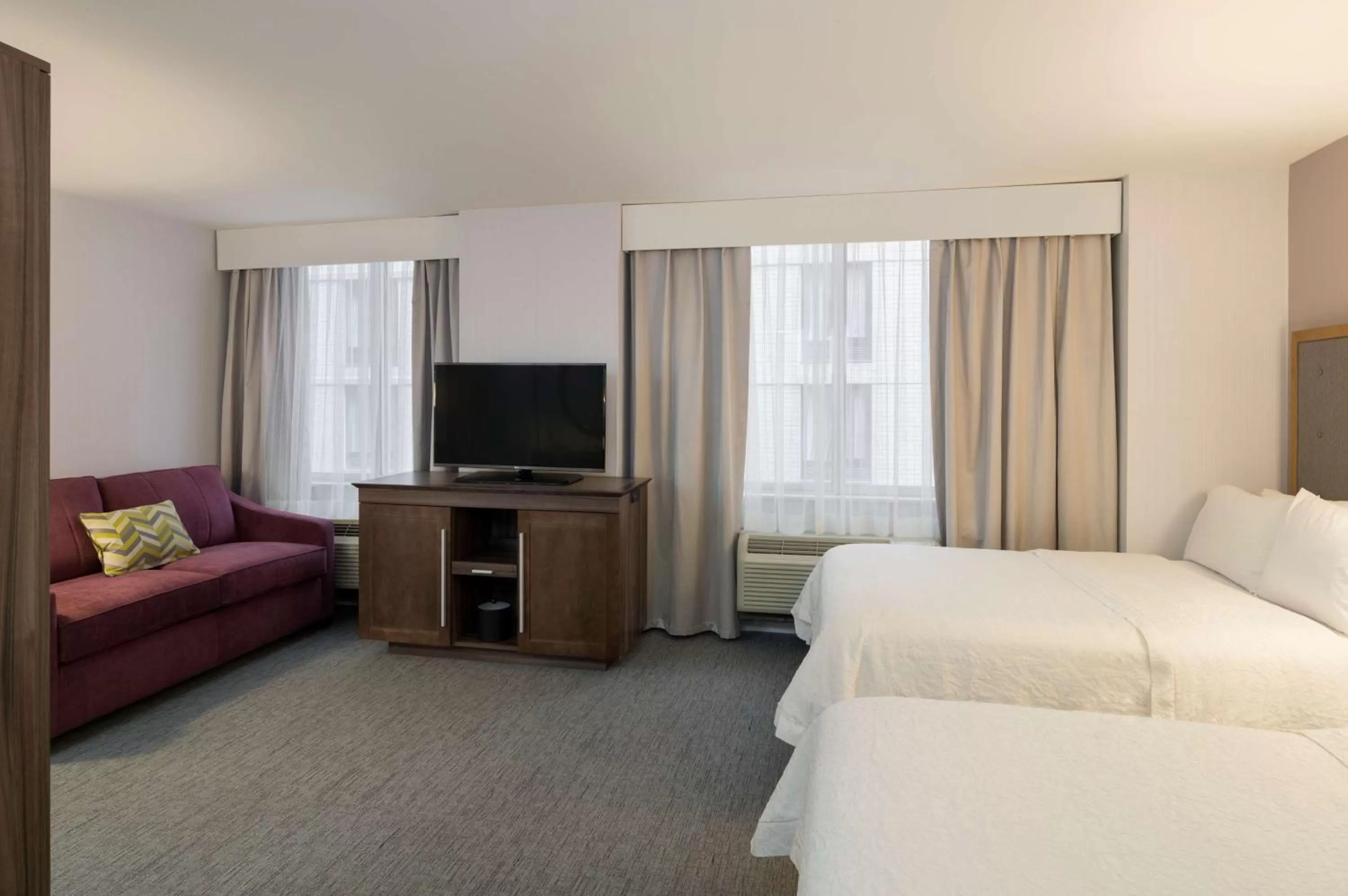 Bed in Hampton Inn Manhattan - Times Square South