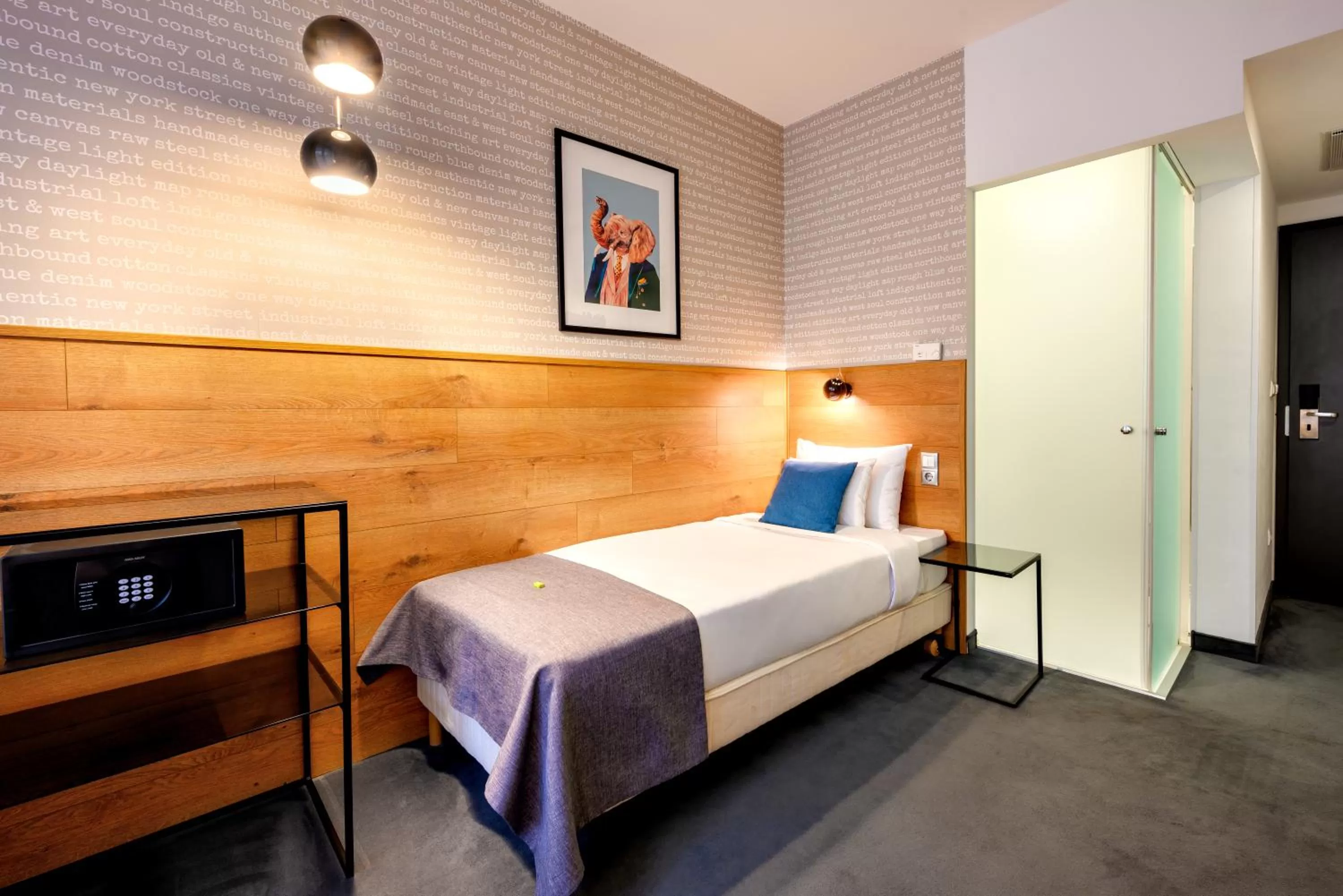 Bed in Roombach Hotel Budapest Center