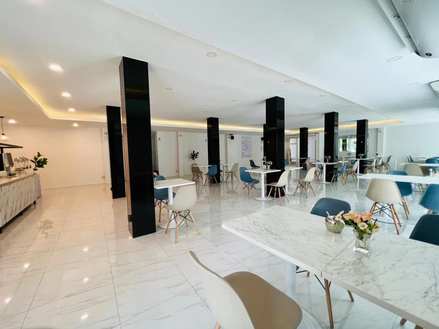 Restaurant/places to eat in Bed by Tha-Pra SHA Plus