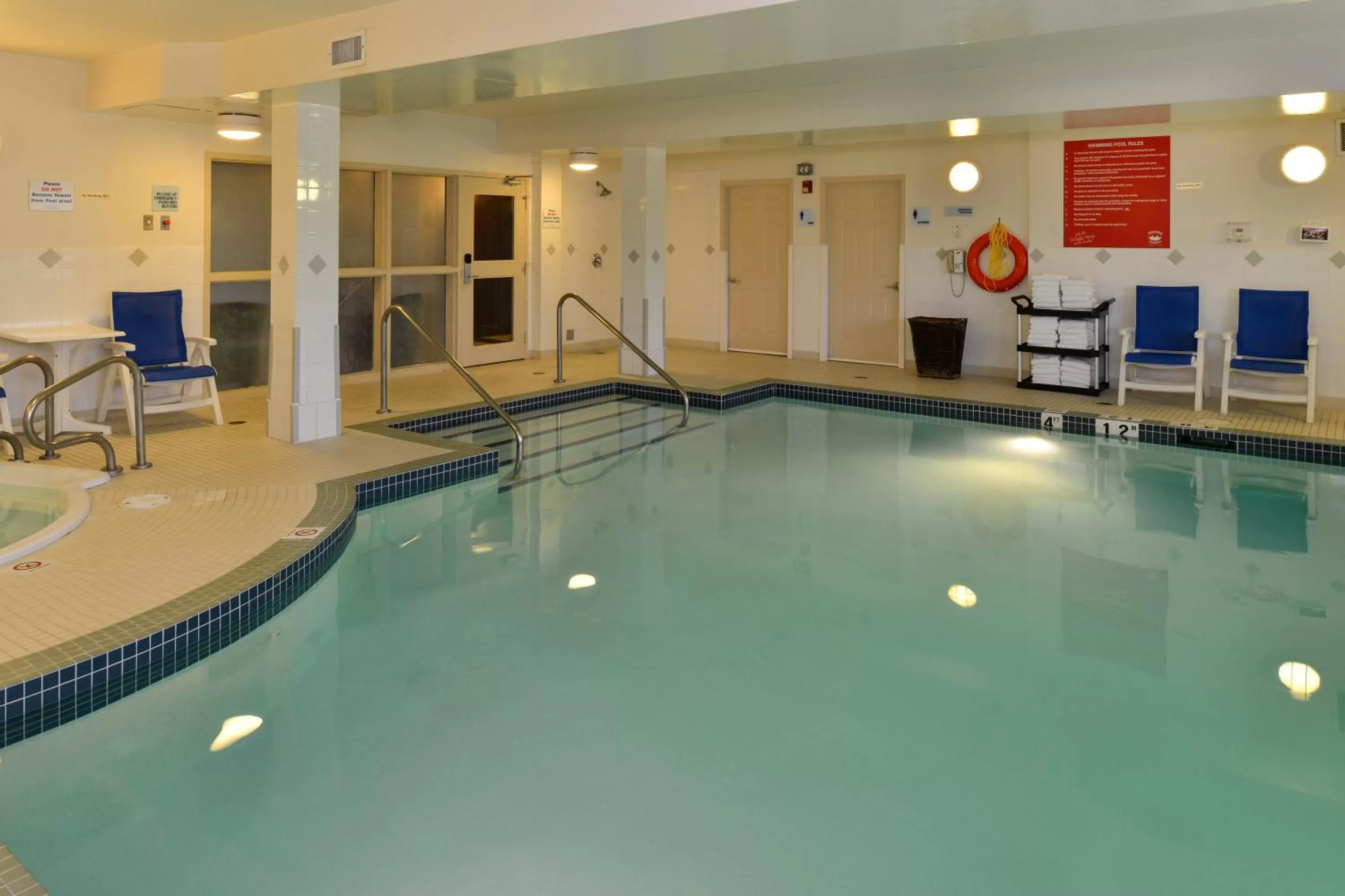 Swimming pool in Holiday Inn Express Edmonton North by IHG
