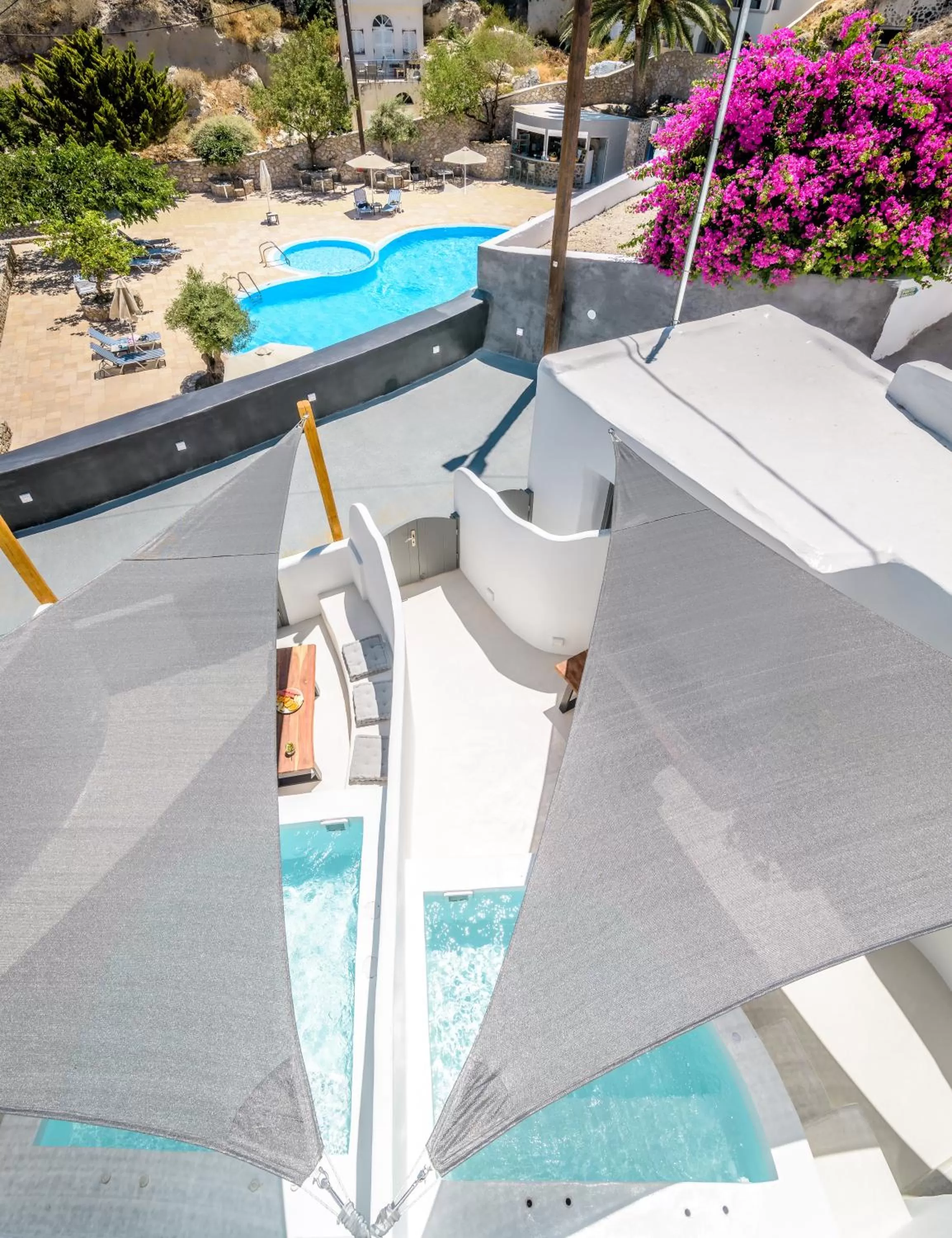 Property building in Anila Suites