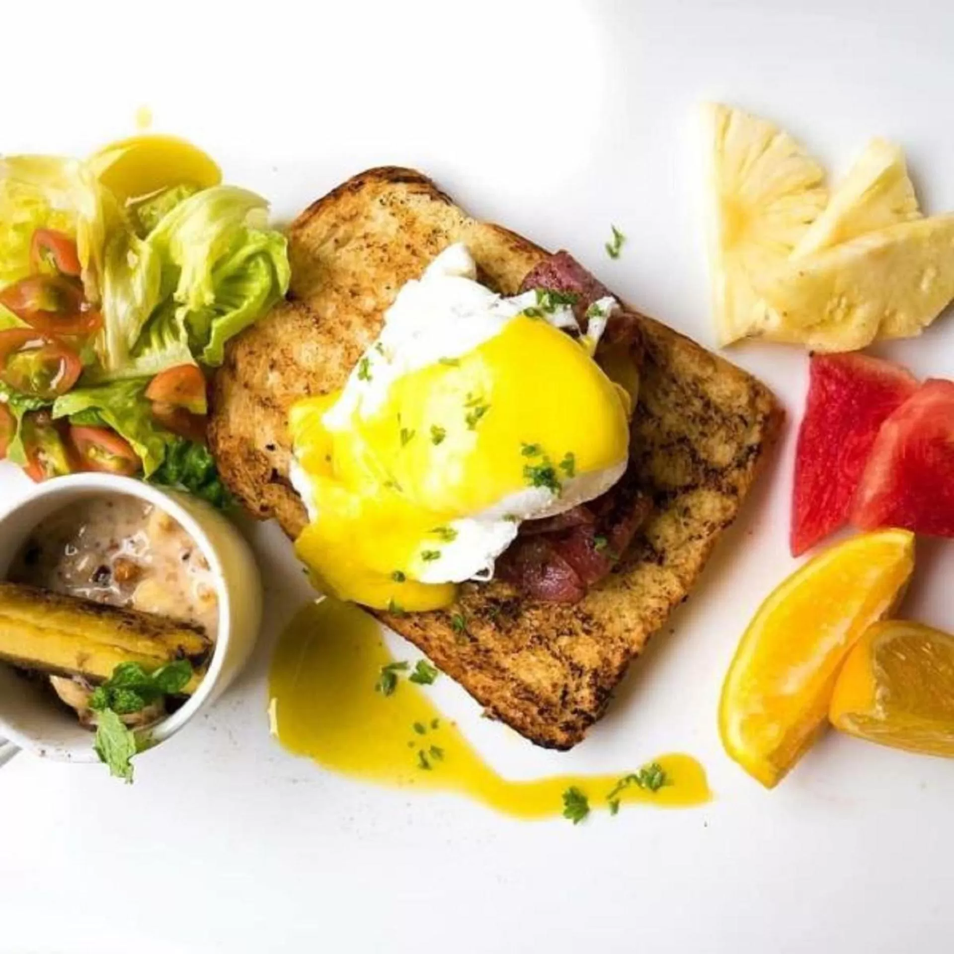 Food and drinks in Zest Legian by Swiss-Belhotel International