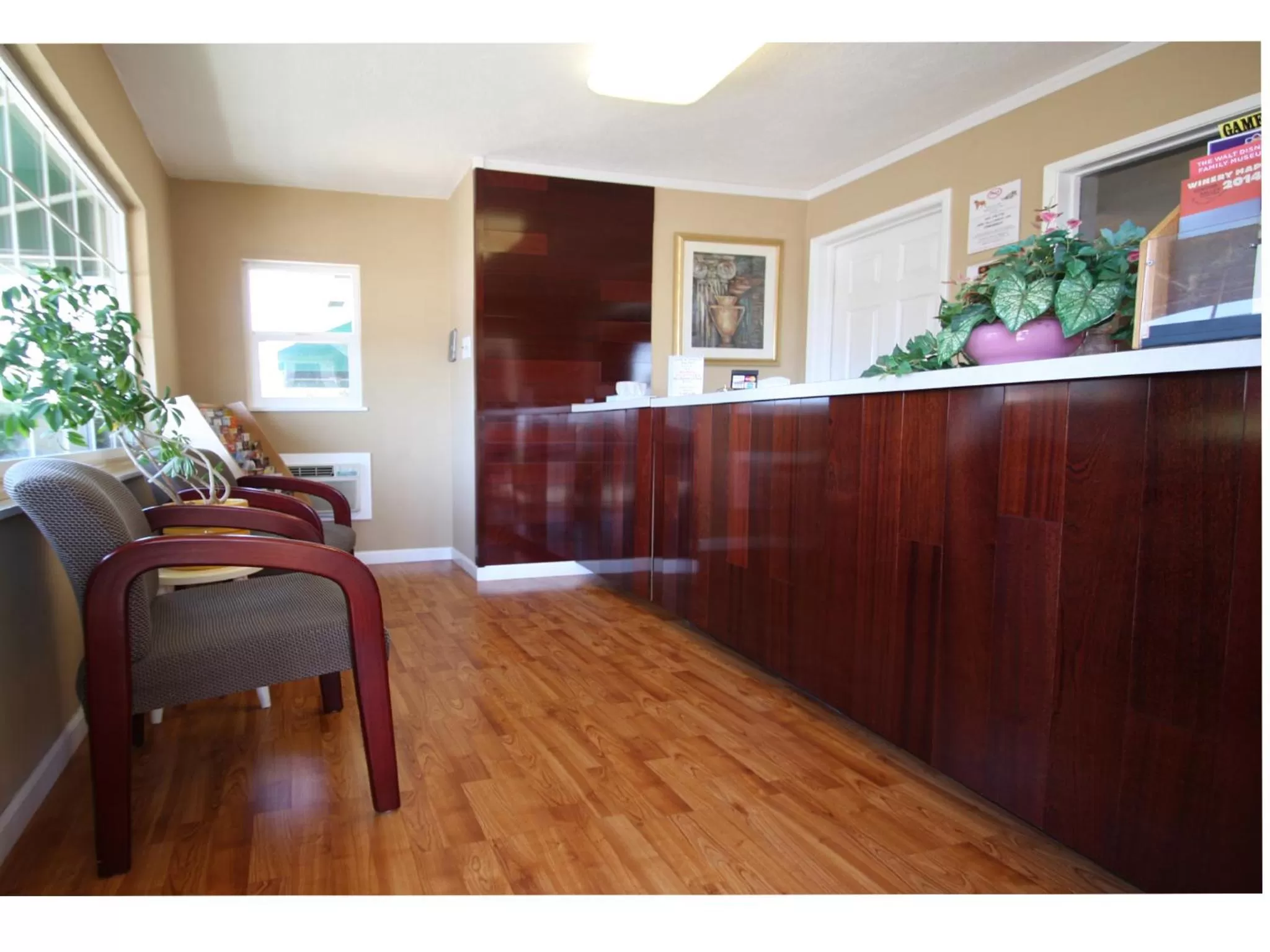 Lobby or reception in Redwood Inn