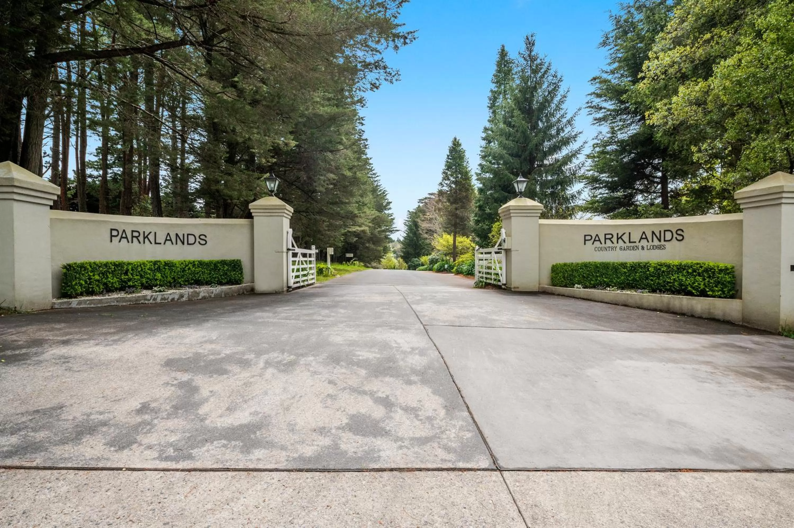 Property building in Parklands Country Gardens & Lodges Blue Mountains