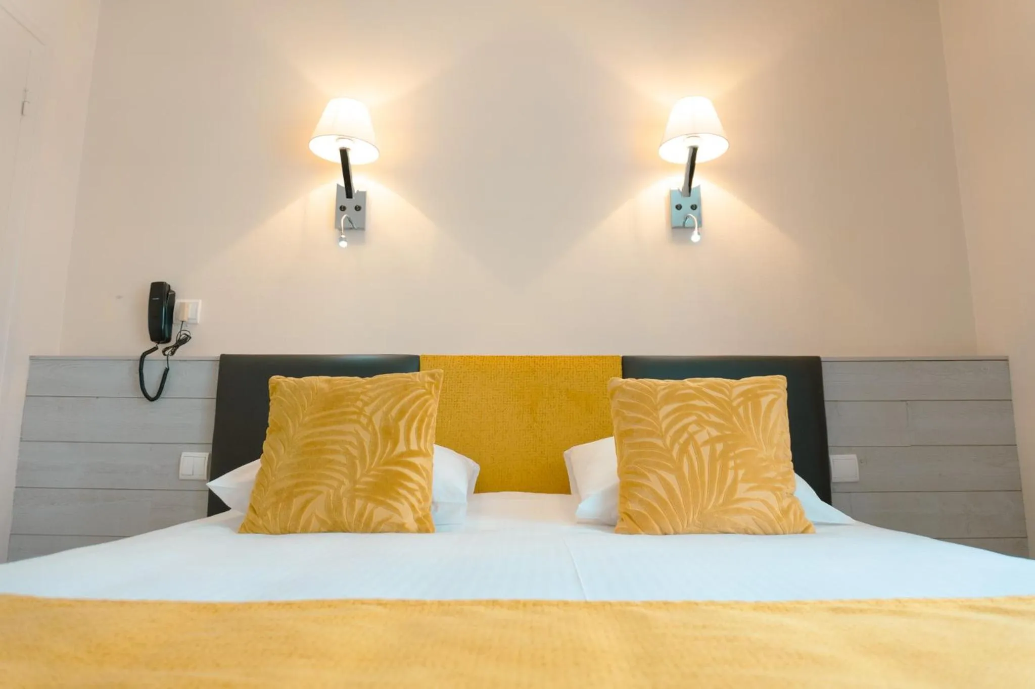 Bed in Hôtel Spa & Restaurant Ô Pervenches