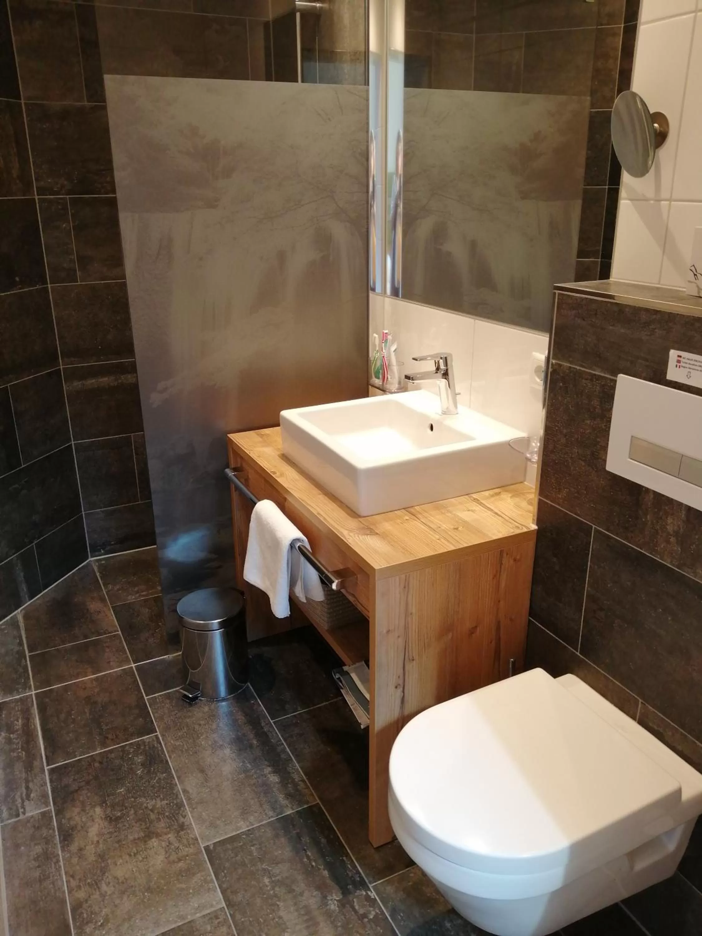 Bathroom in Hotel Enzian