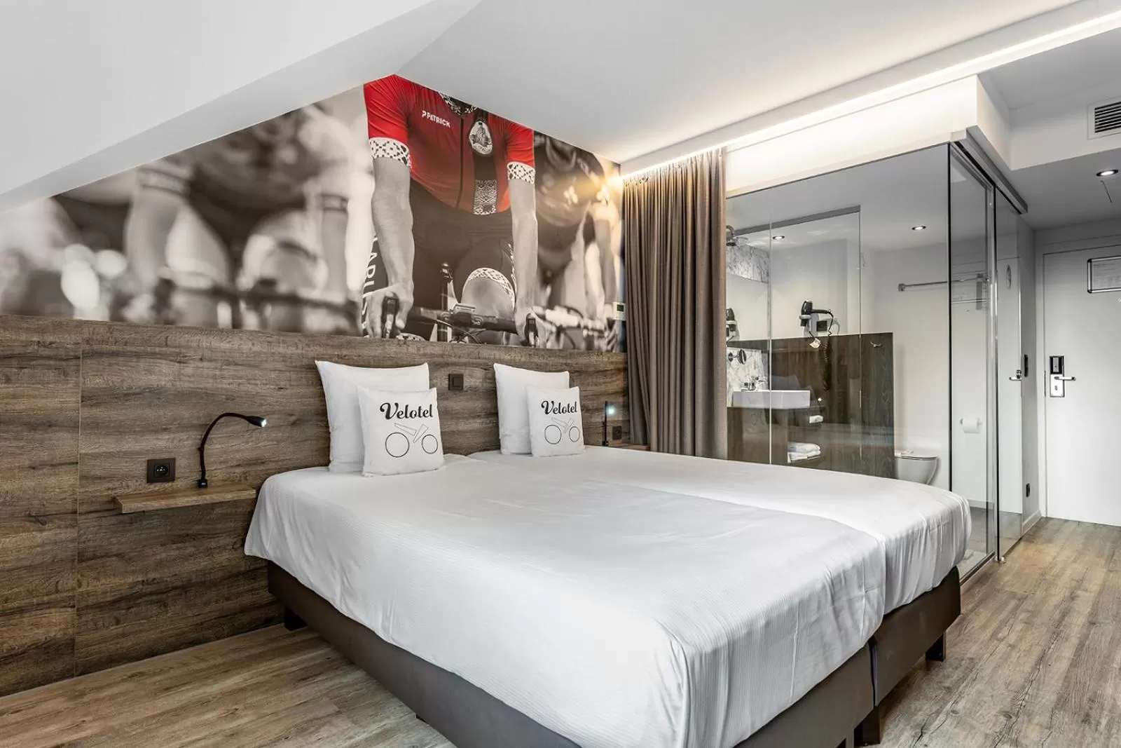 Bed in Velotel Brugge
