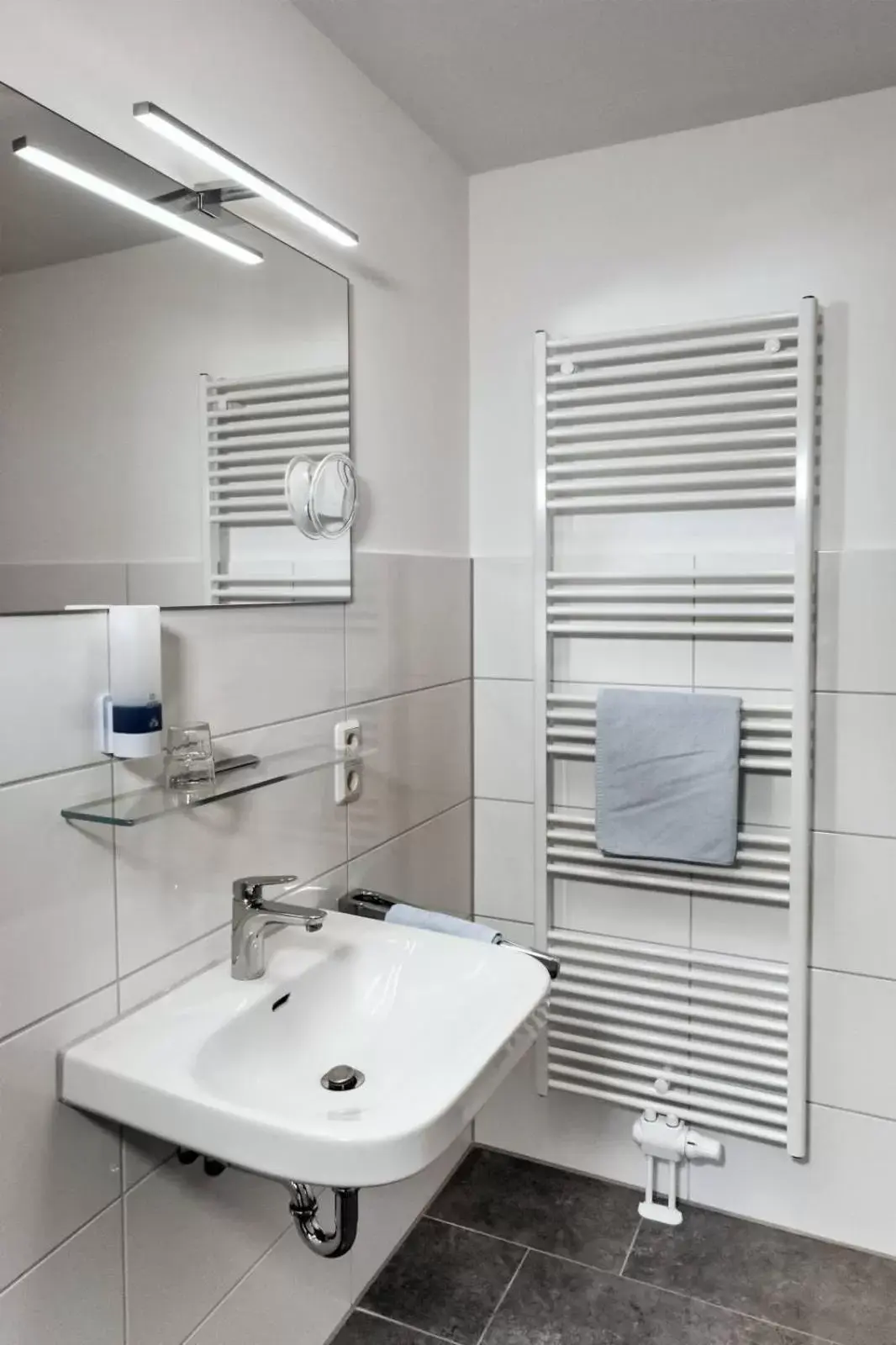 Twin Room with Balcony in Galeriehotel Maribondo Twin Room with Balcony in Galeriehotel Maribondo