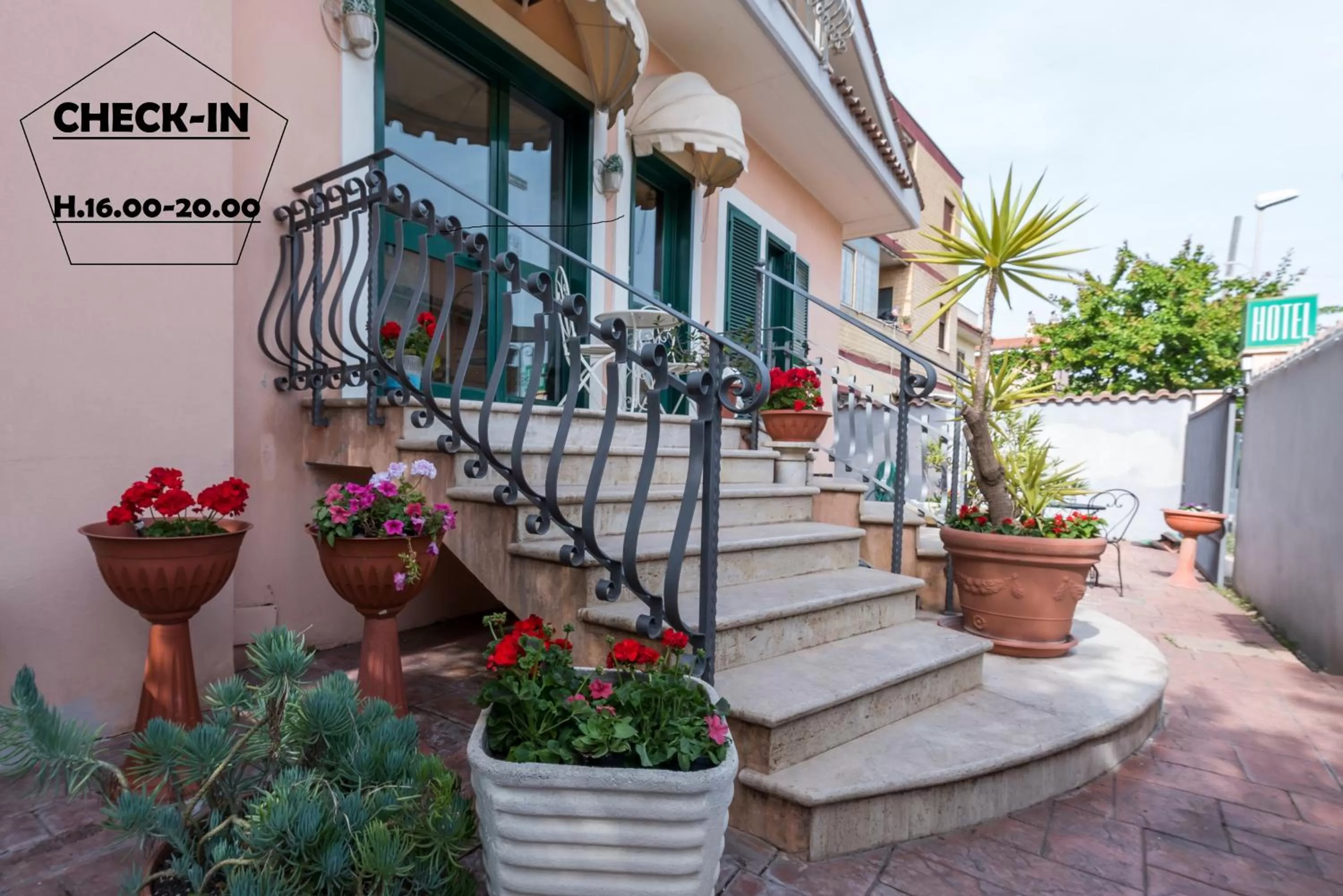Facade/entrance in Hotel La Villetta