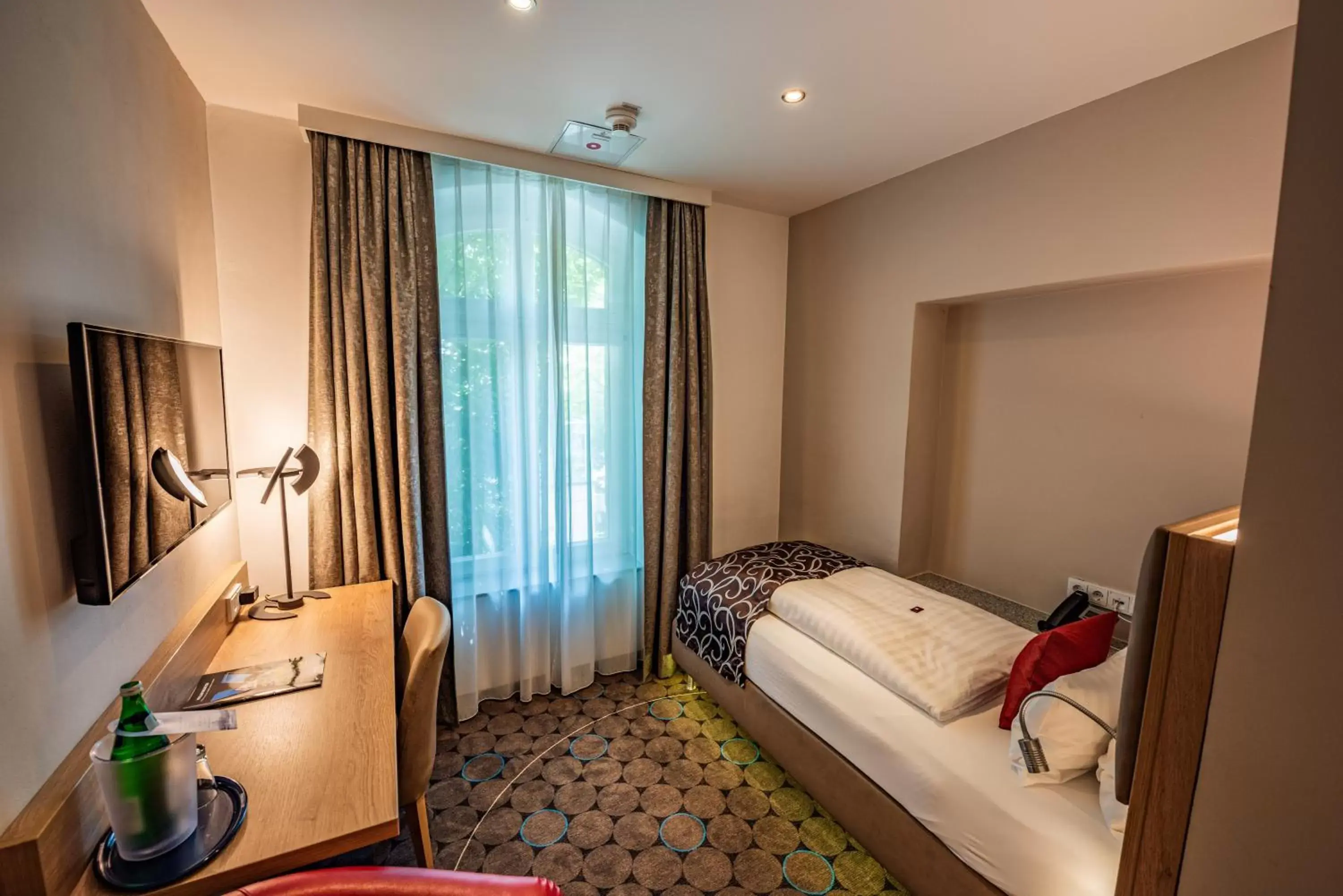 Large Single Room in AKZENT Hotel Villa Saxer Large Single Room in AKZENT Hotel Villa Saxer