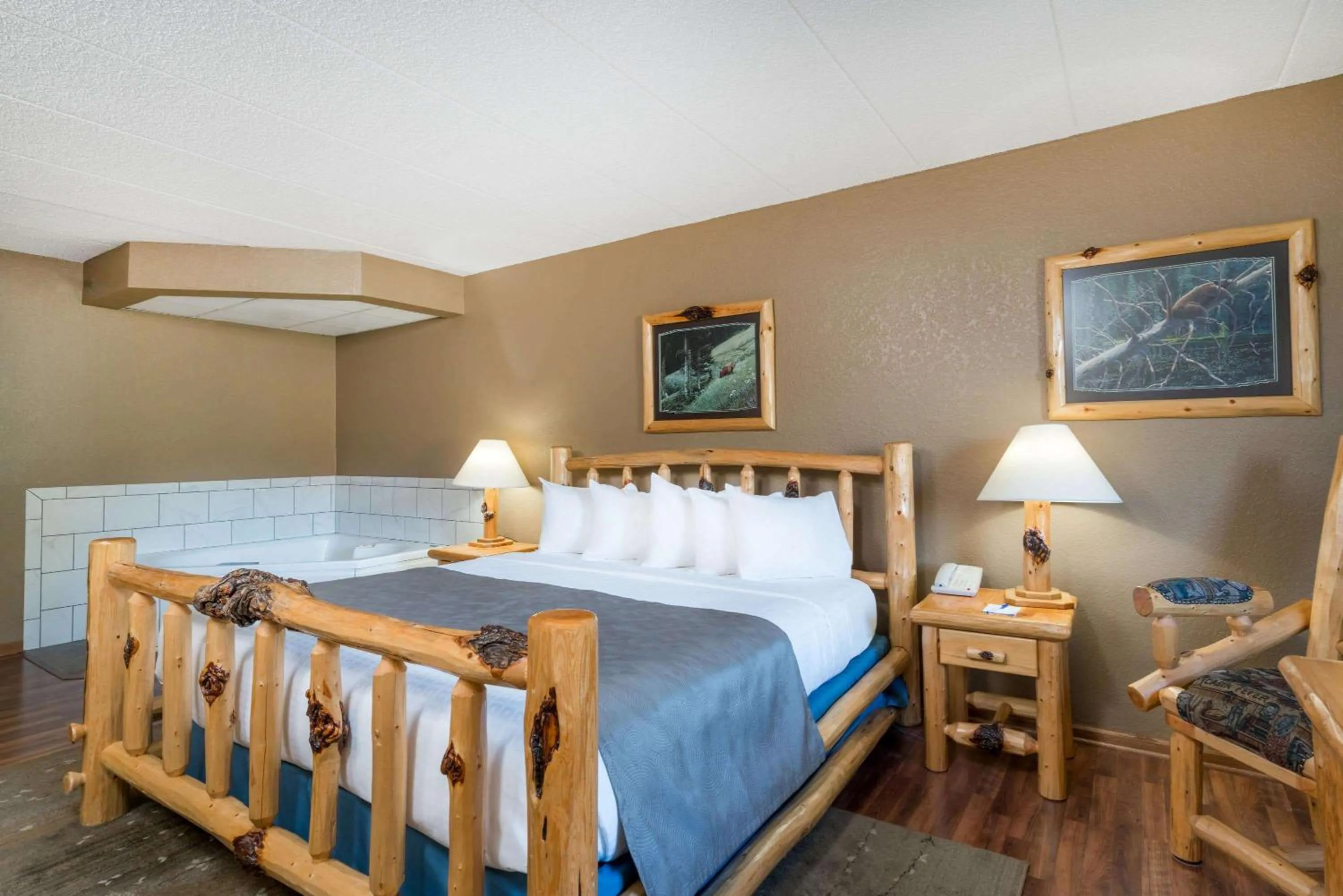 Photo of the whole room, Bed in Baymont by Wyndham Owatonna