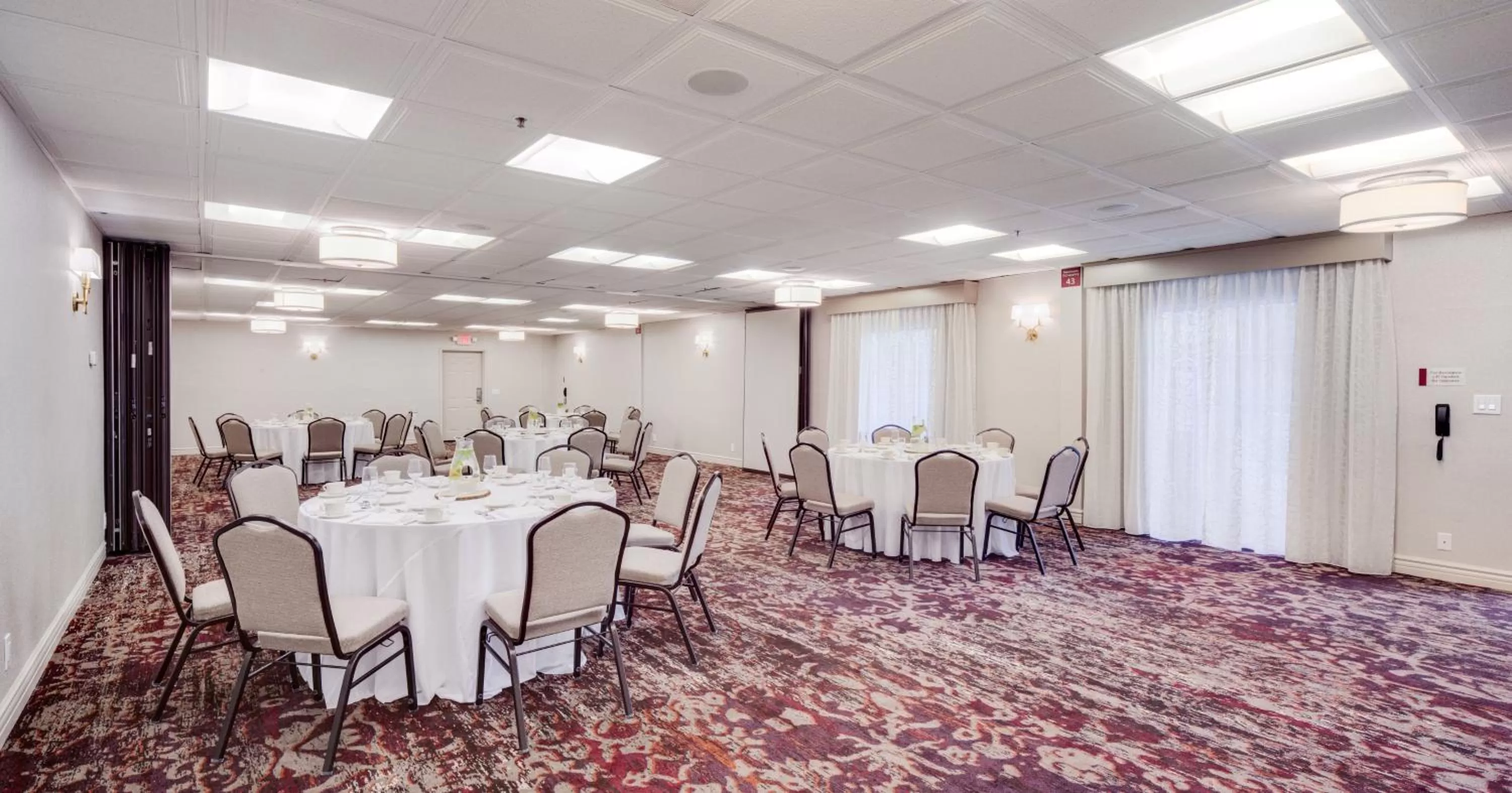 Banquet/Function facilities in Ayres Hotel Costa Mesa Newport Beach