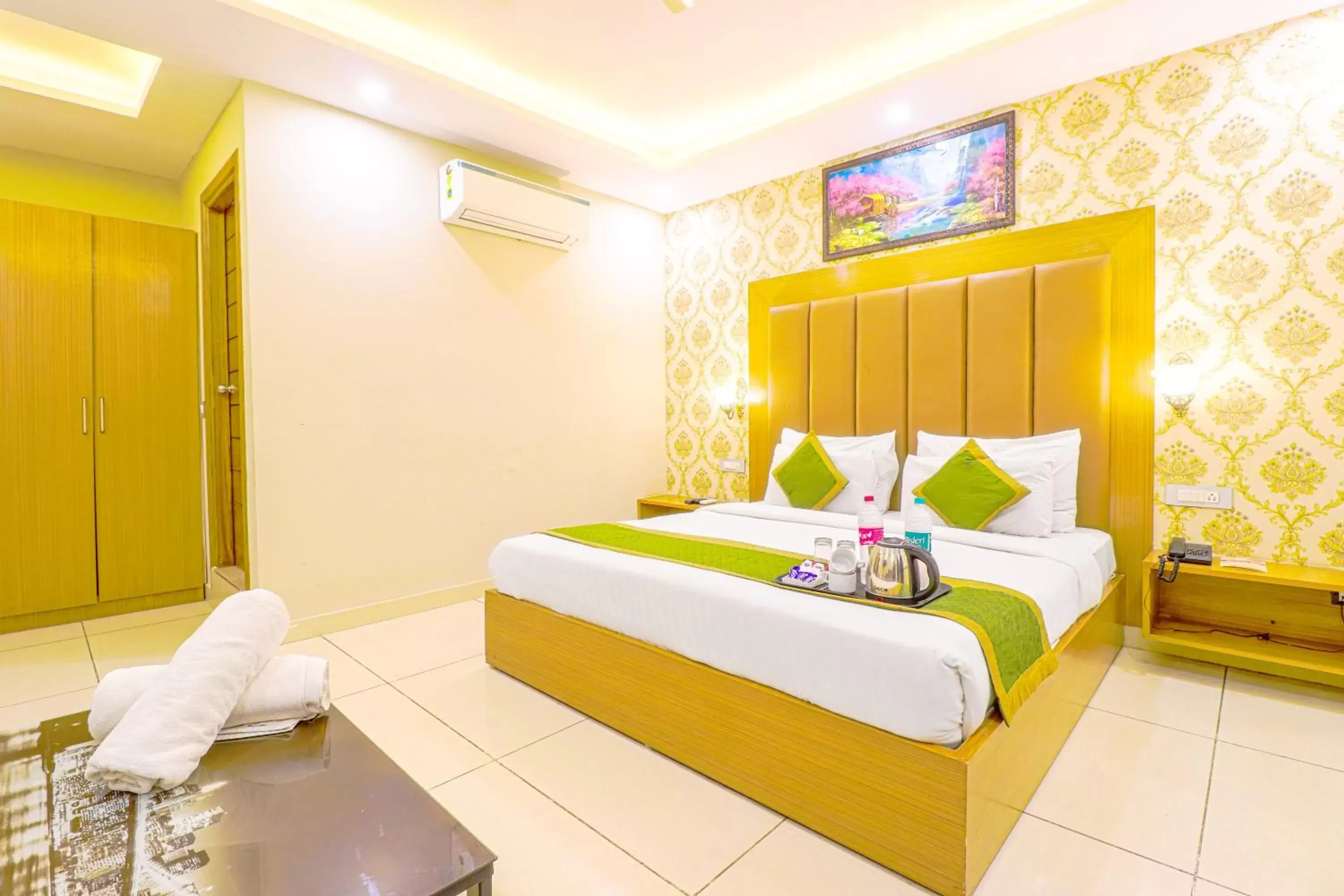 Deluxe Double Room in The Glory Hotel Deluxe Double Room in The Glory Hotel