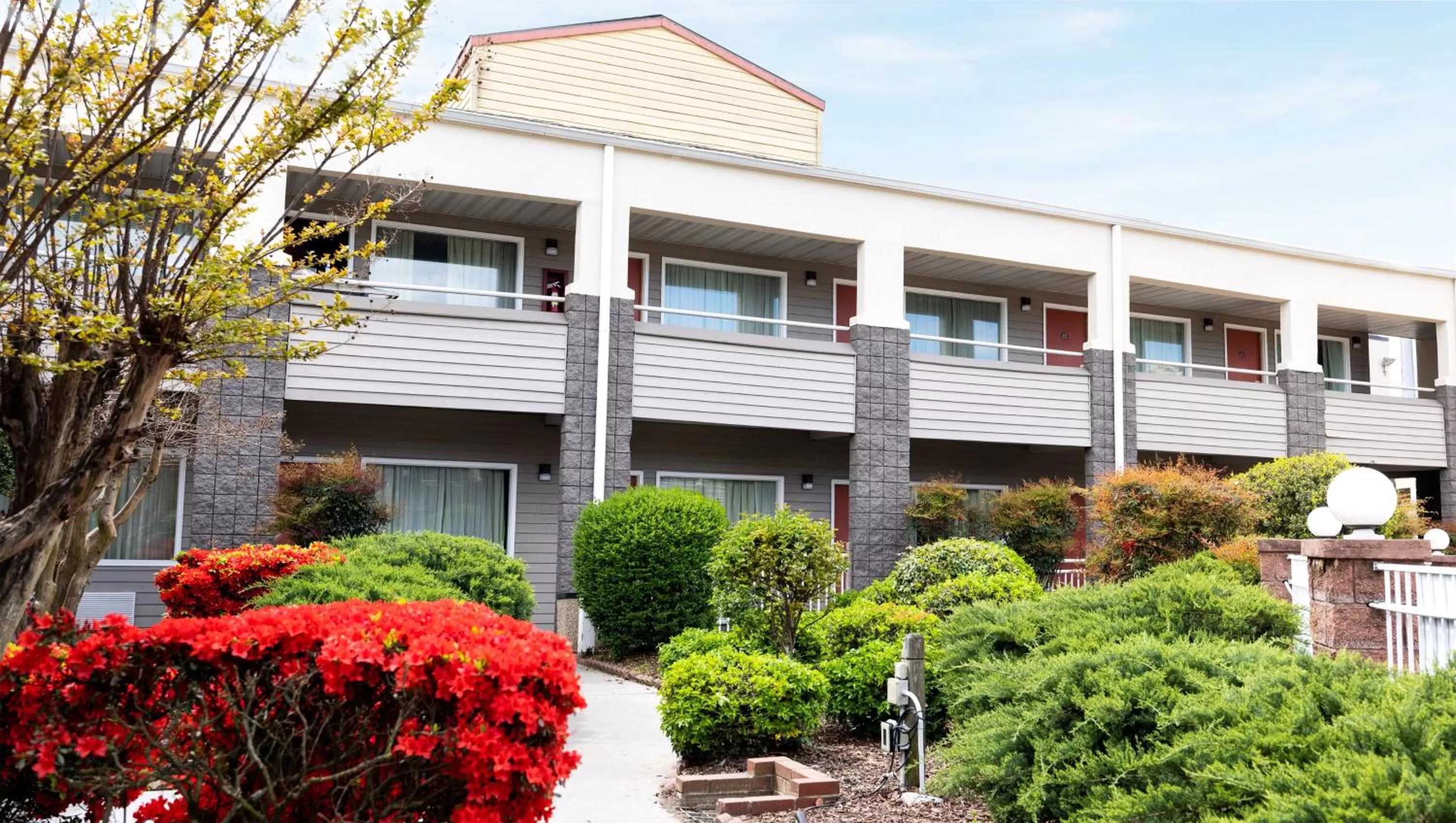 Property building in Magnuson Hotel Virginia Beach