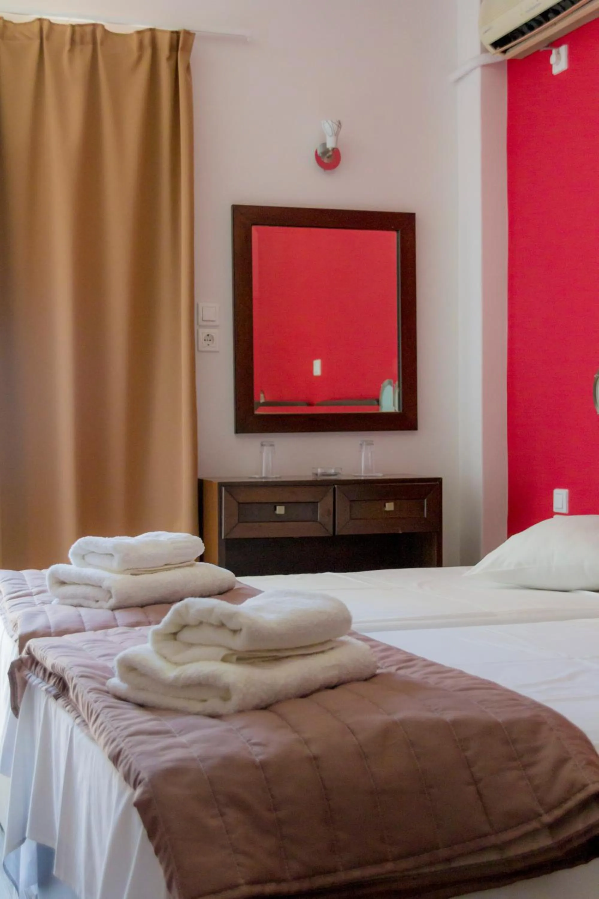 Twin Room in Athens Choice Hotel