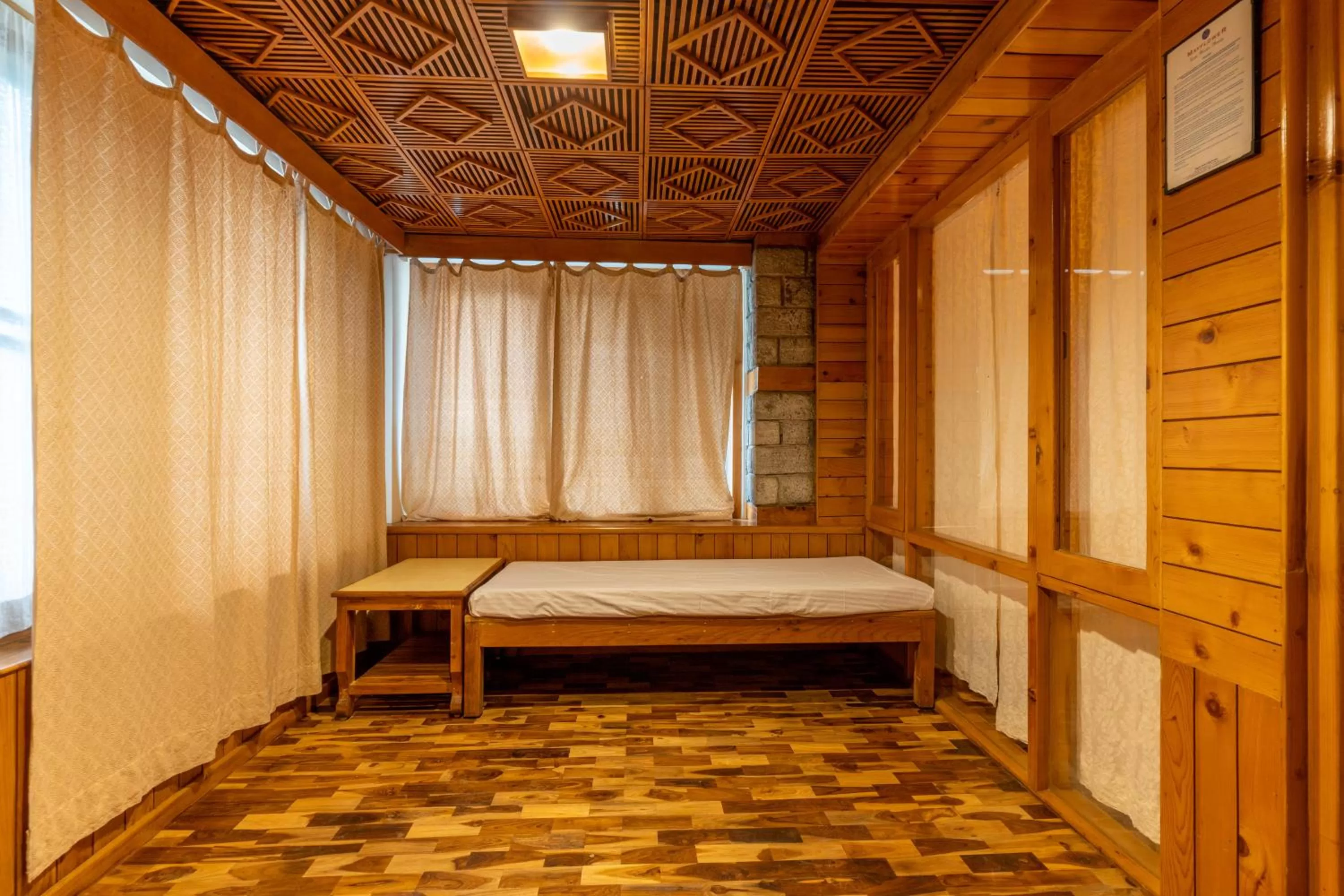 Bed in Hotel Negi's Mayflower A heritage Since 1965