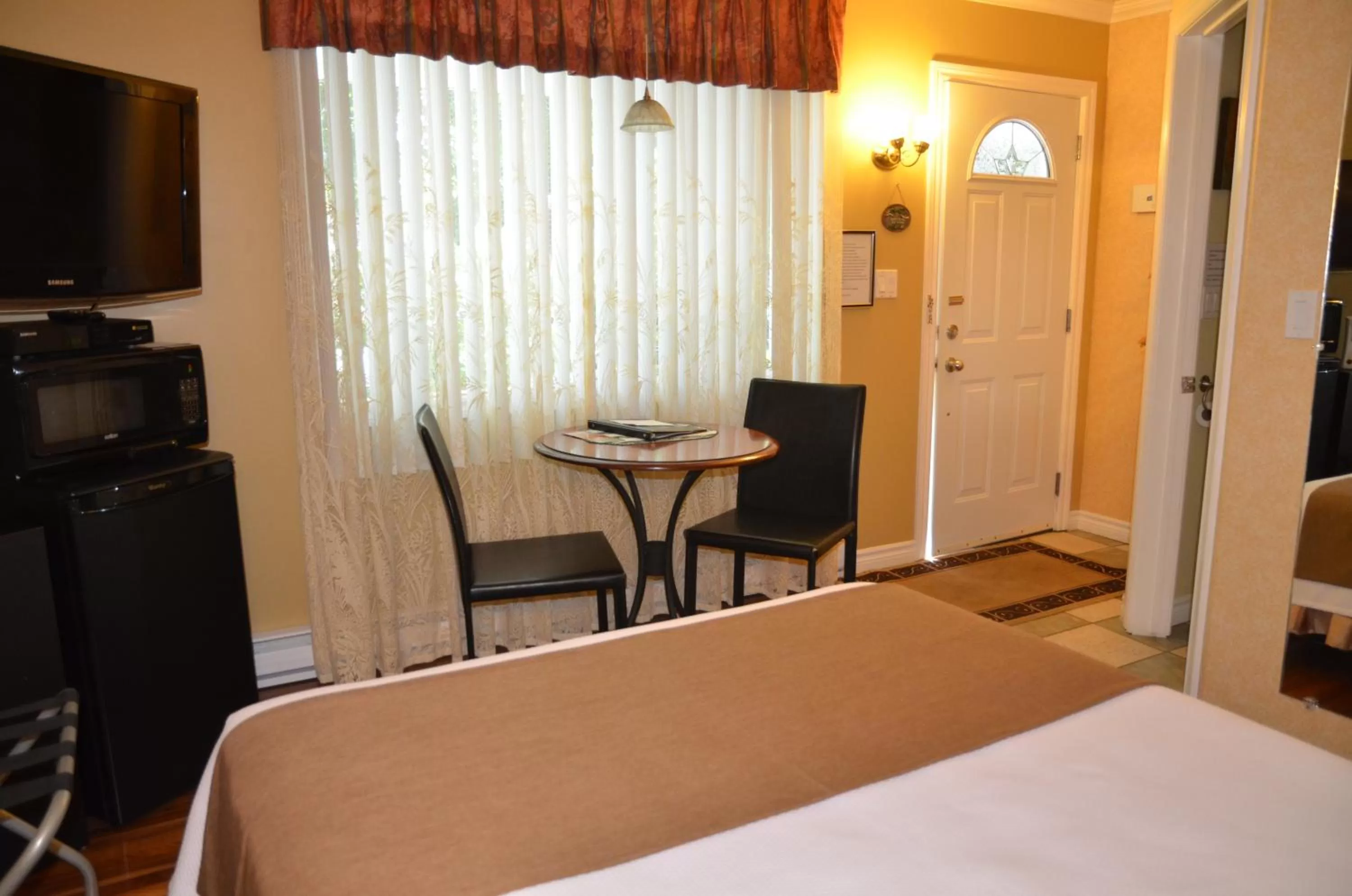 Dining area, Bed in Motel Derfal